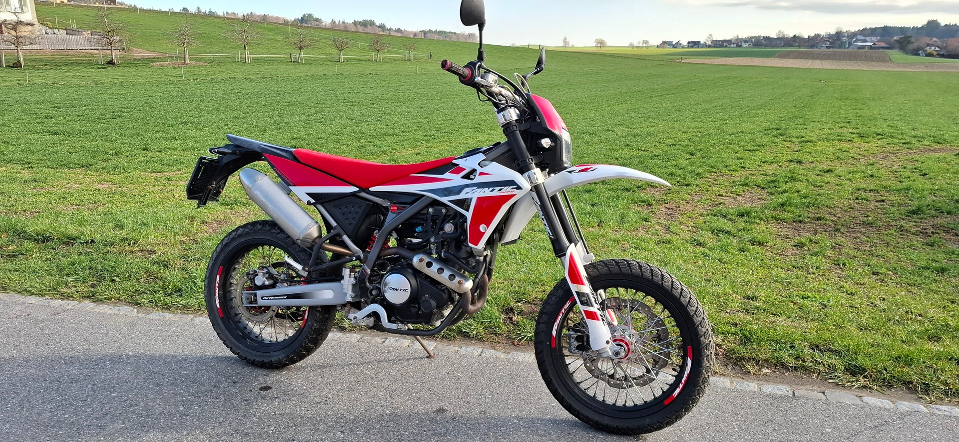 FANTIC XMF 125 Motard-image-0