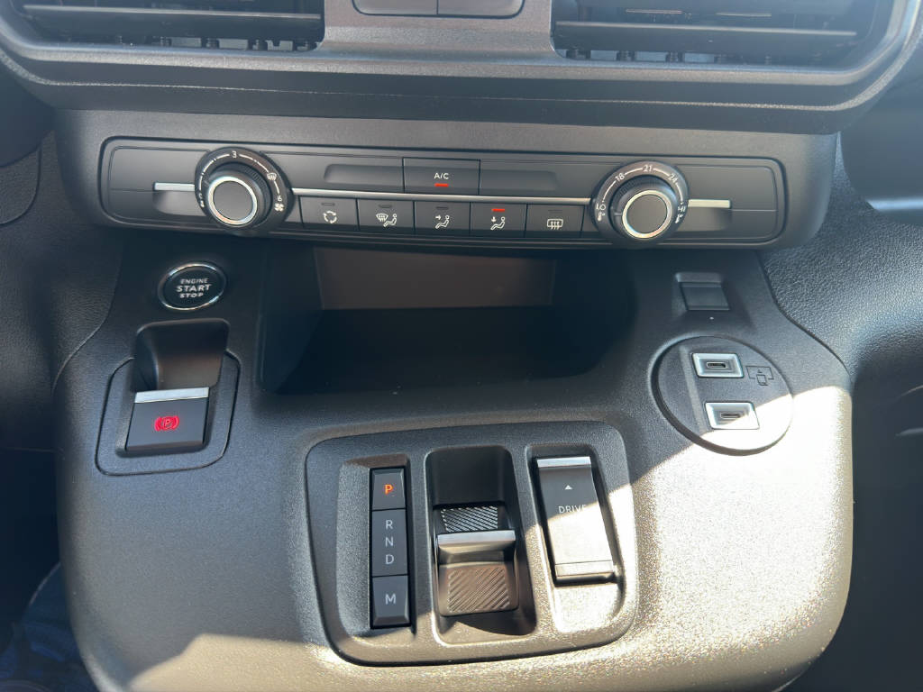 CITROEN Berlingo XL 1.5 BHDi Tonic EAT8 7-Plätzer-image-15