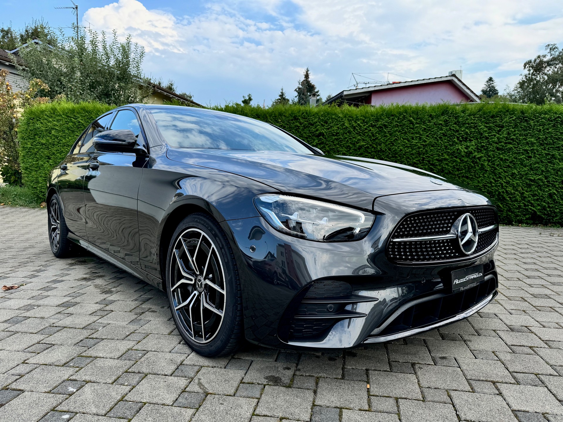 MERCEDES-BENZ E 200 AMG Line 9G-Tronic-showroom-element-2