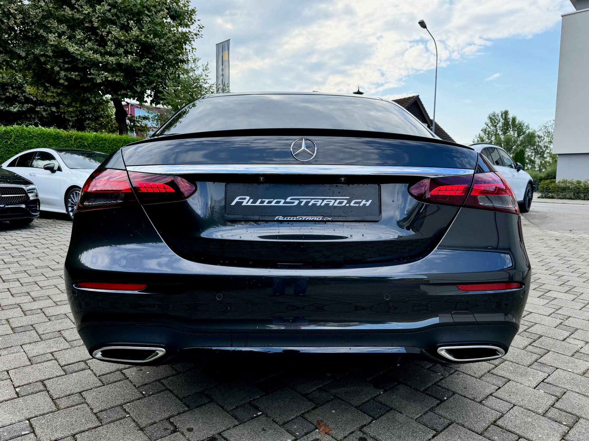 MERCEDES-BENZ E 200 AMG Line 9G-Tronic-image-4
