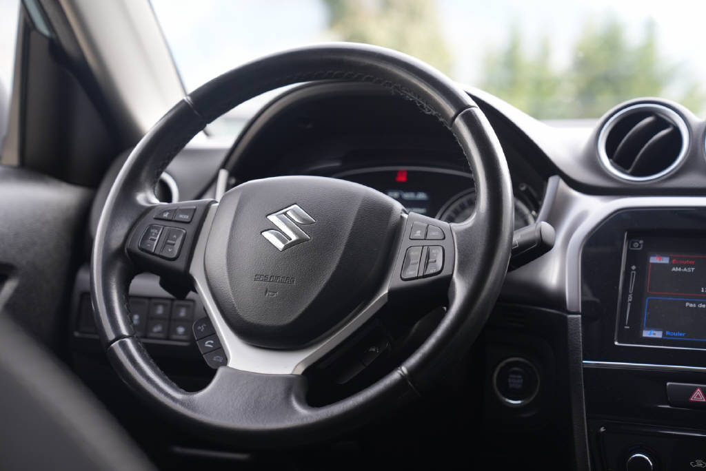 SUZUKI Vitara 1.4 T Compact+ Hybrid 4x4-image-10