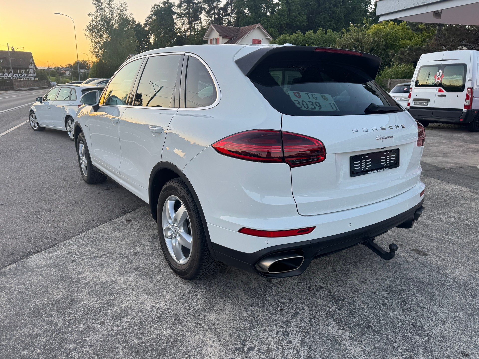 PORSCHE CAYENNE-image-2
