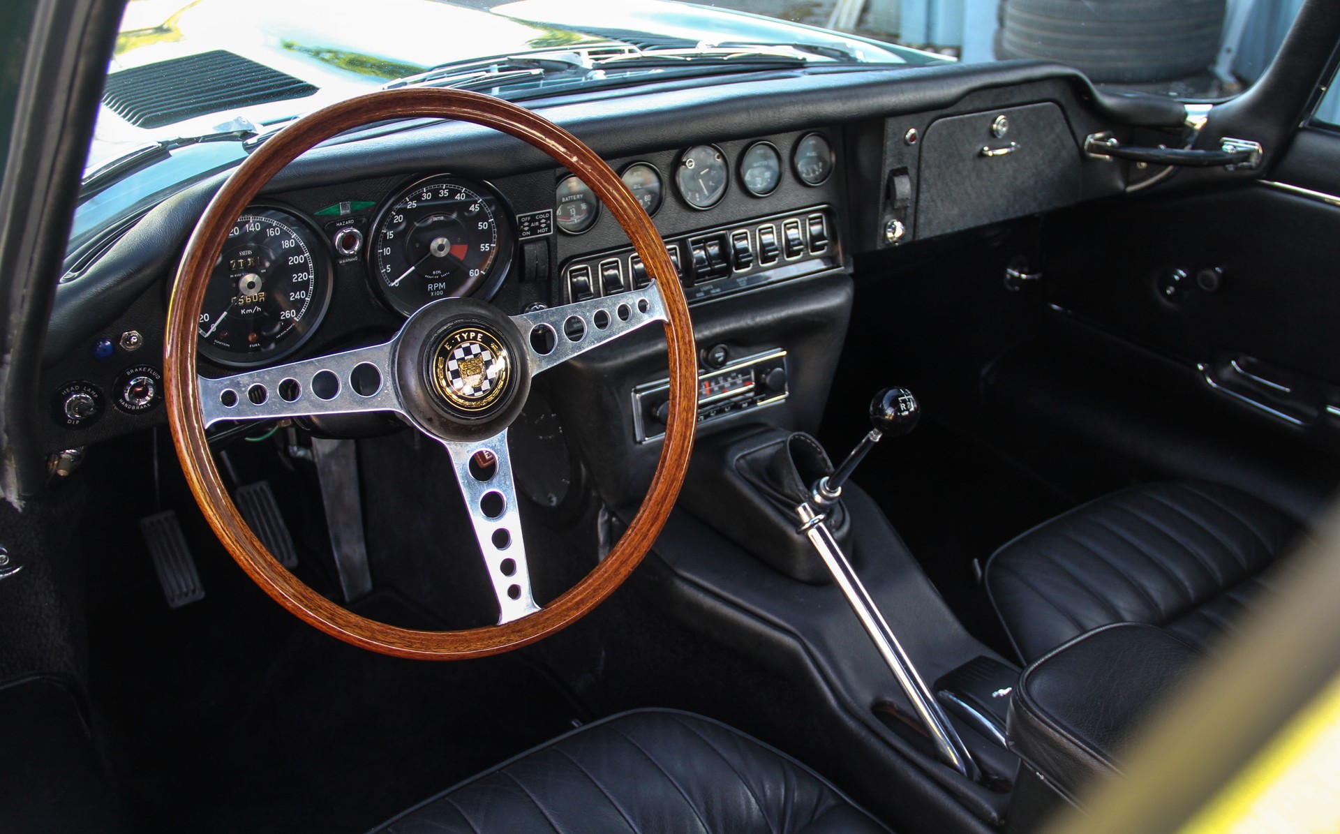 JAGUAR E-Type 4.2 Serie 1.5 2-seater 🇬🇧 ⭐⭐⭐⭐⭐-image-4