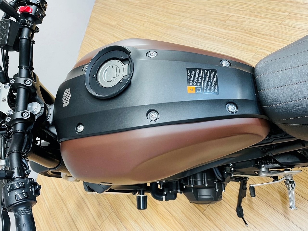 YAMAHA XSR 900-image-3