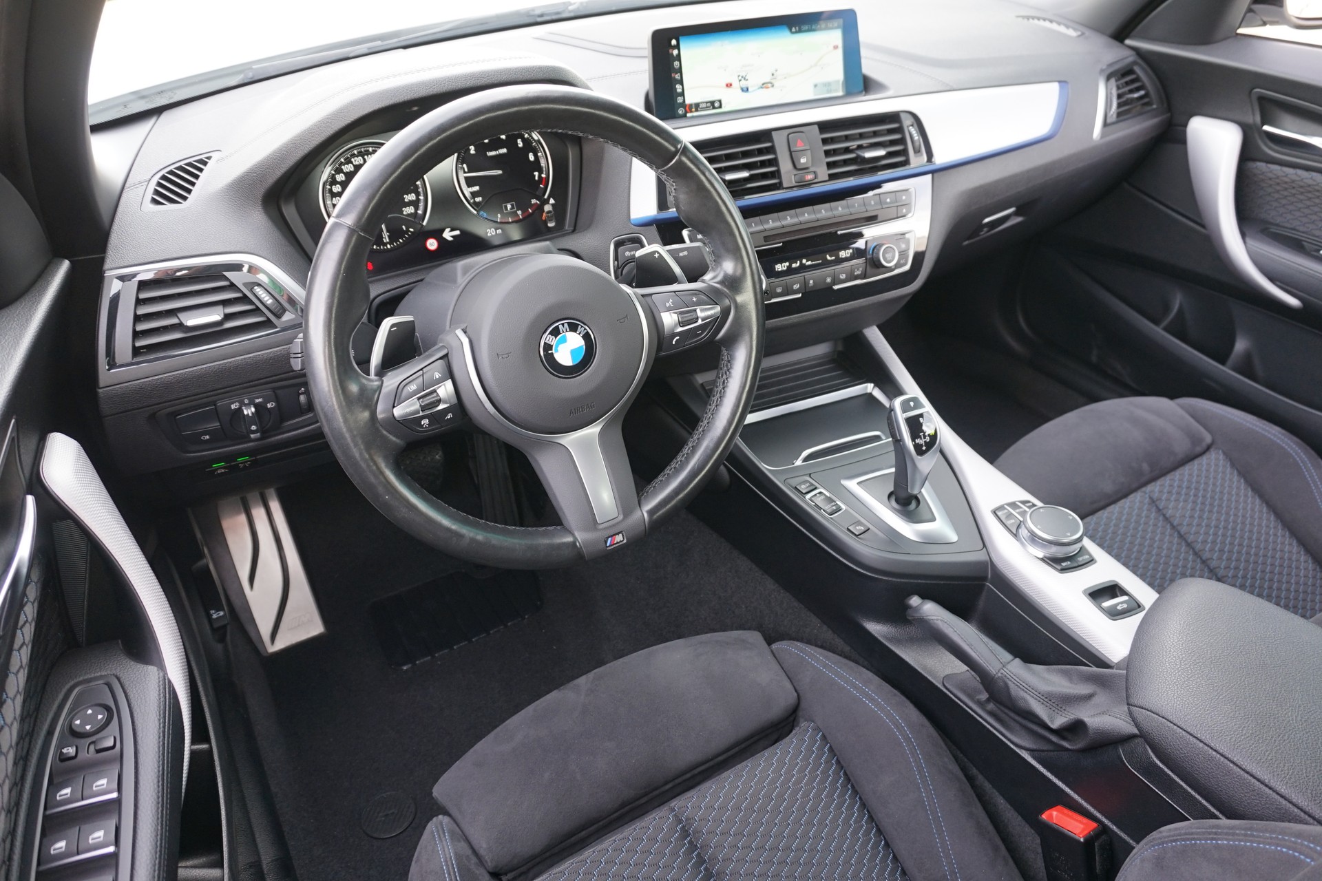 BMW M240i xDrive Convertible 340 PS CH-Auto mit Gratisservice "sehr gepflegtes Auto"-image-19