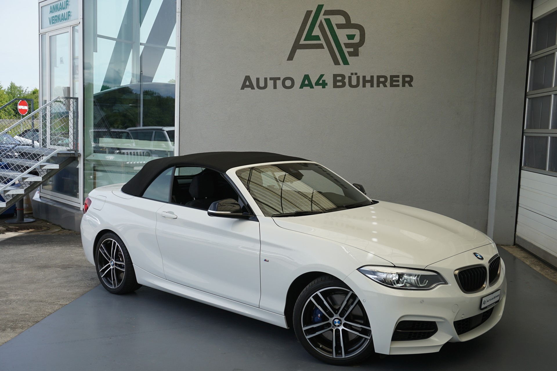 BMW M240i xDrive Convertible 340 PS CH-Auto mit Gratisservice "sehr gepflegtes Auto"-showroom-element-3