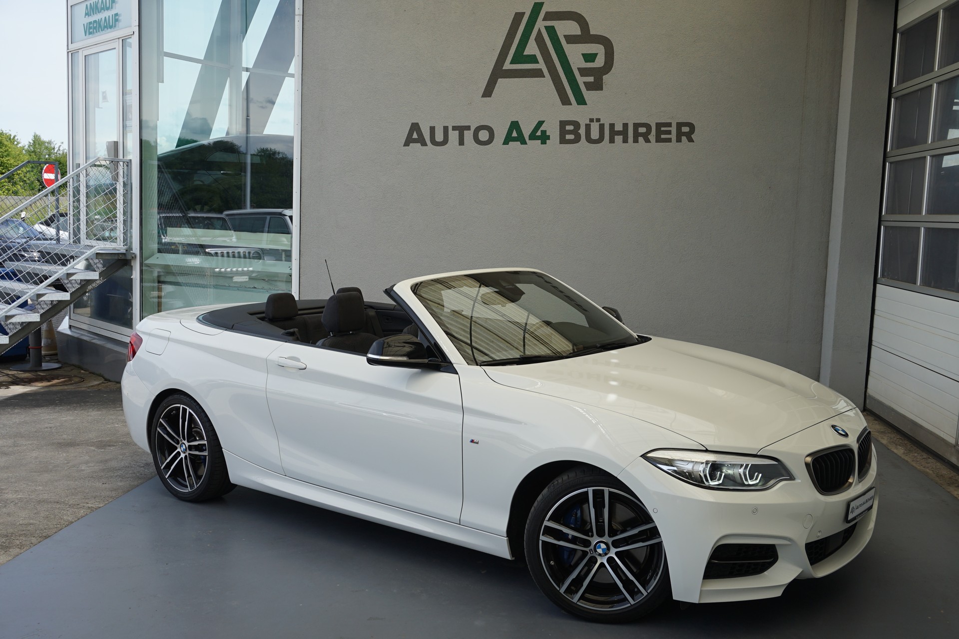 BMW M240i xDrive Convertible 340 PS CH-Auto mit Gratisservice "sehr gepflegtes Auto"-showroom-element-2