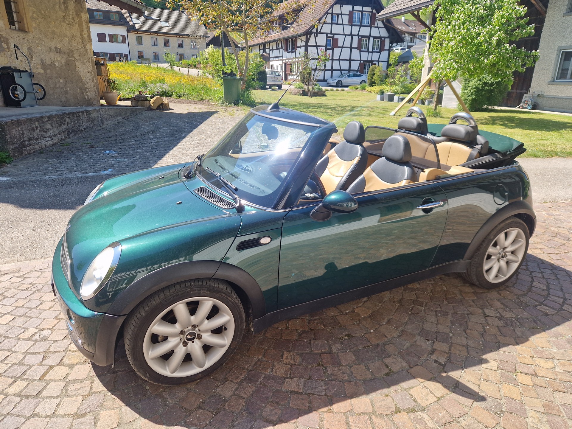 MINI CABRIO-image-2