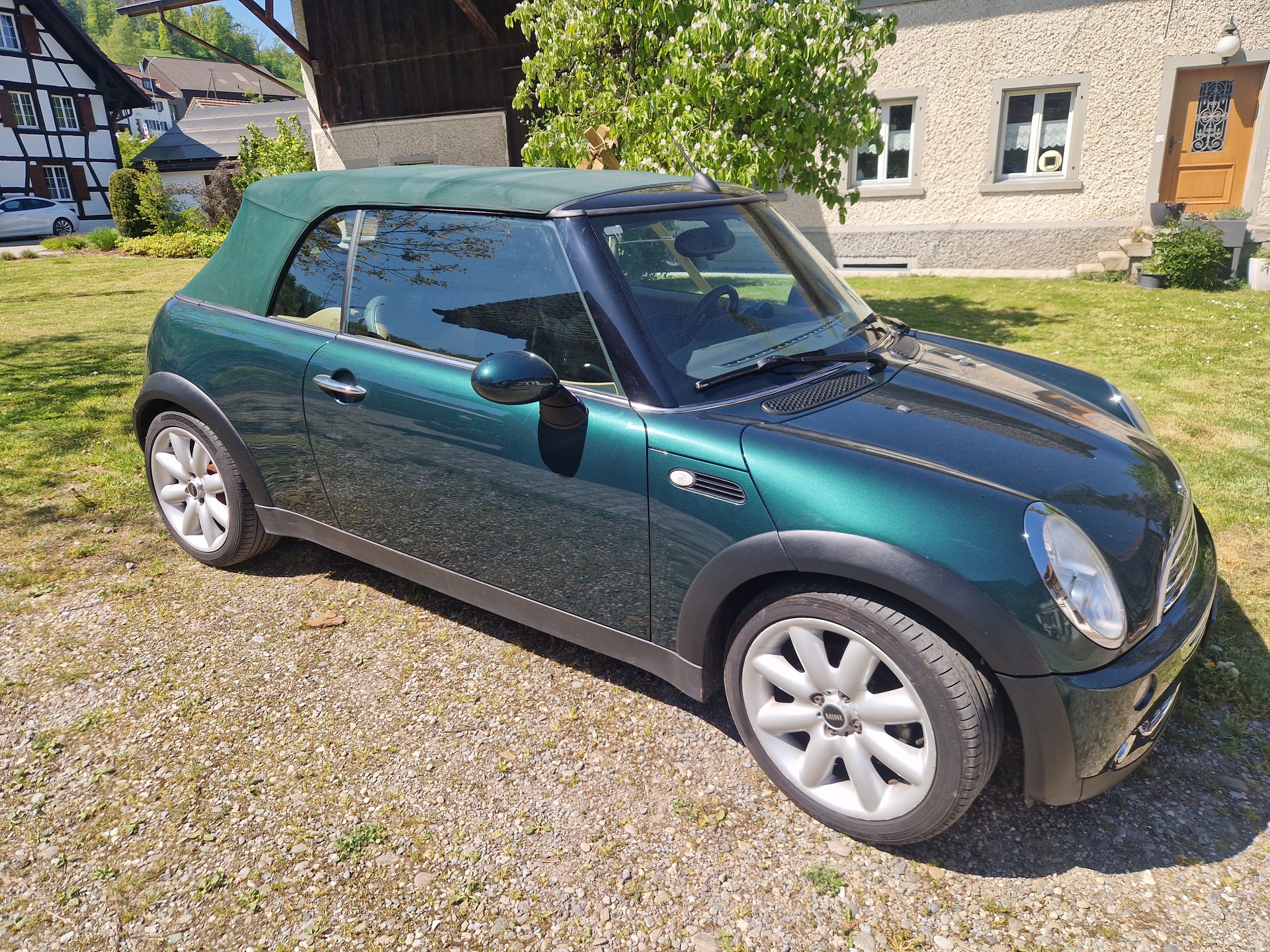 MINI CABRIO-image-5