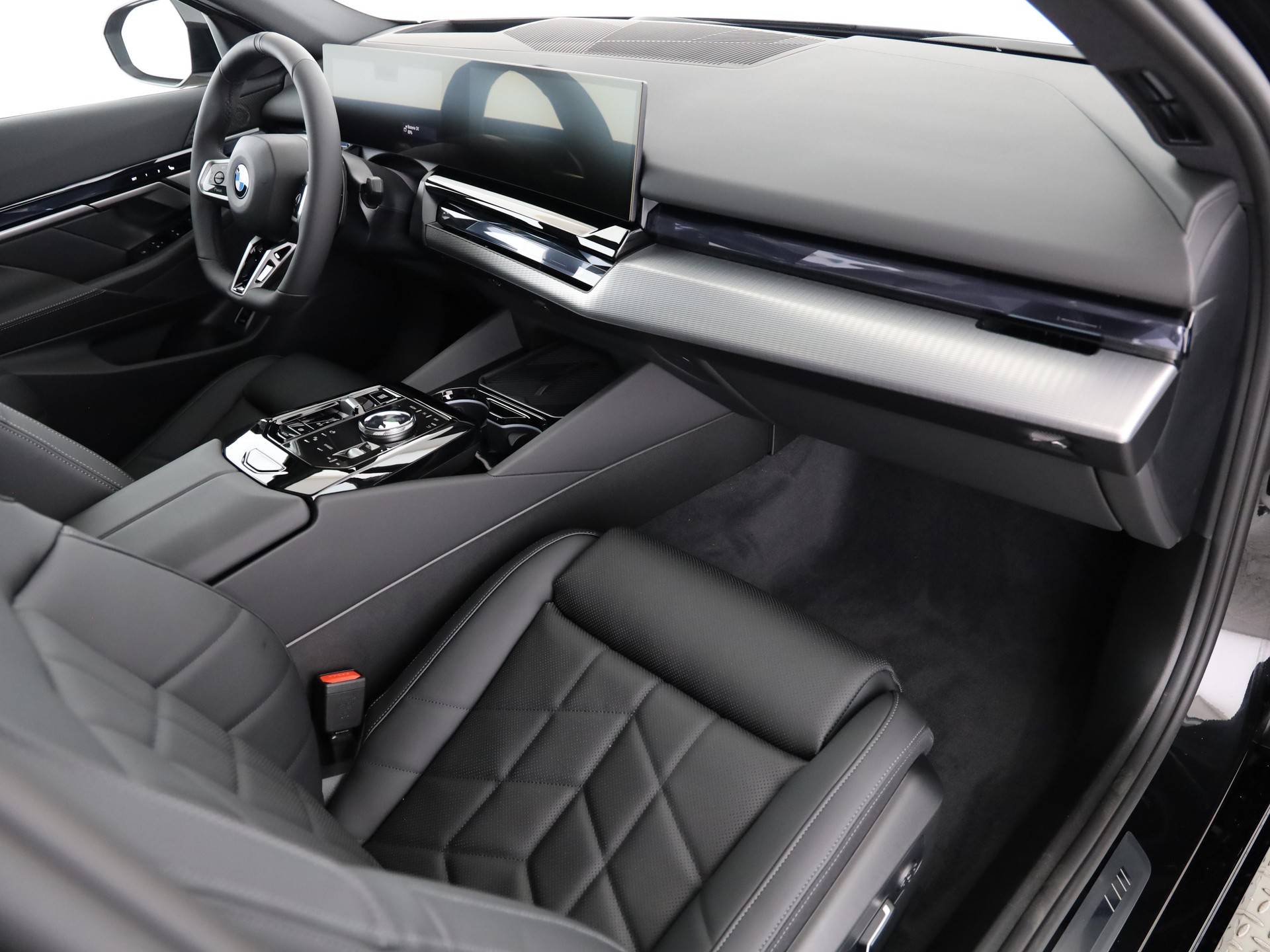 BMW 520d xDrive-image-14