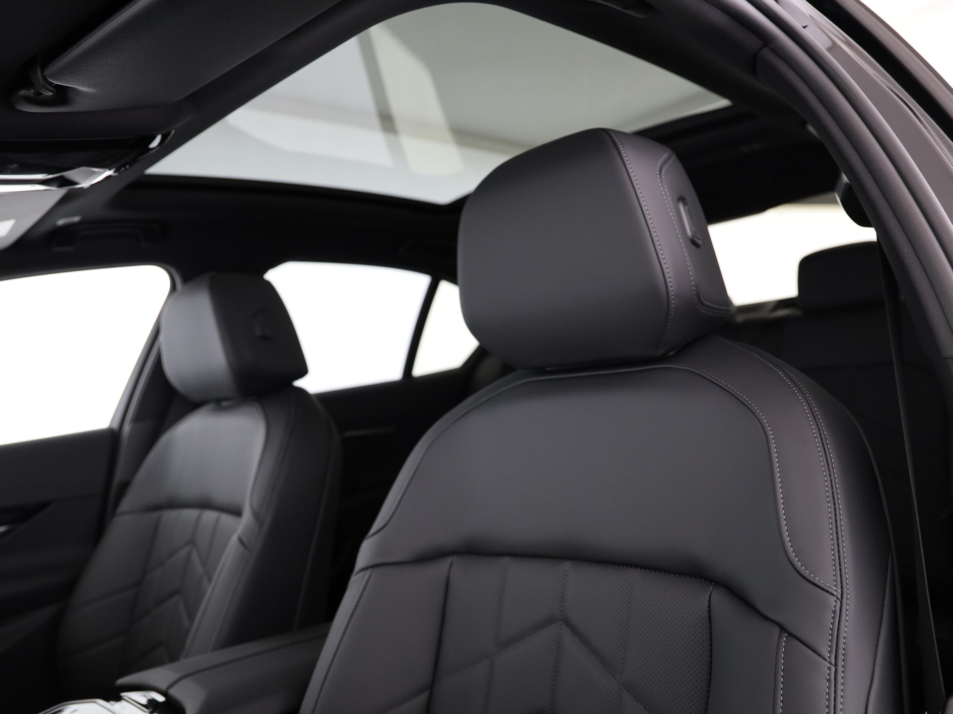 BMW 520d xDrive-image-12