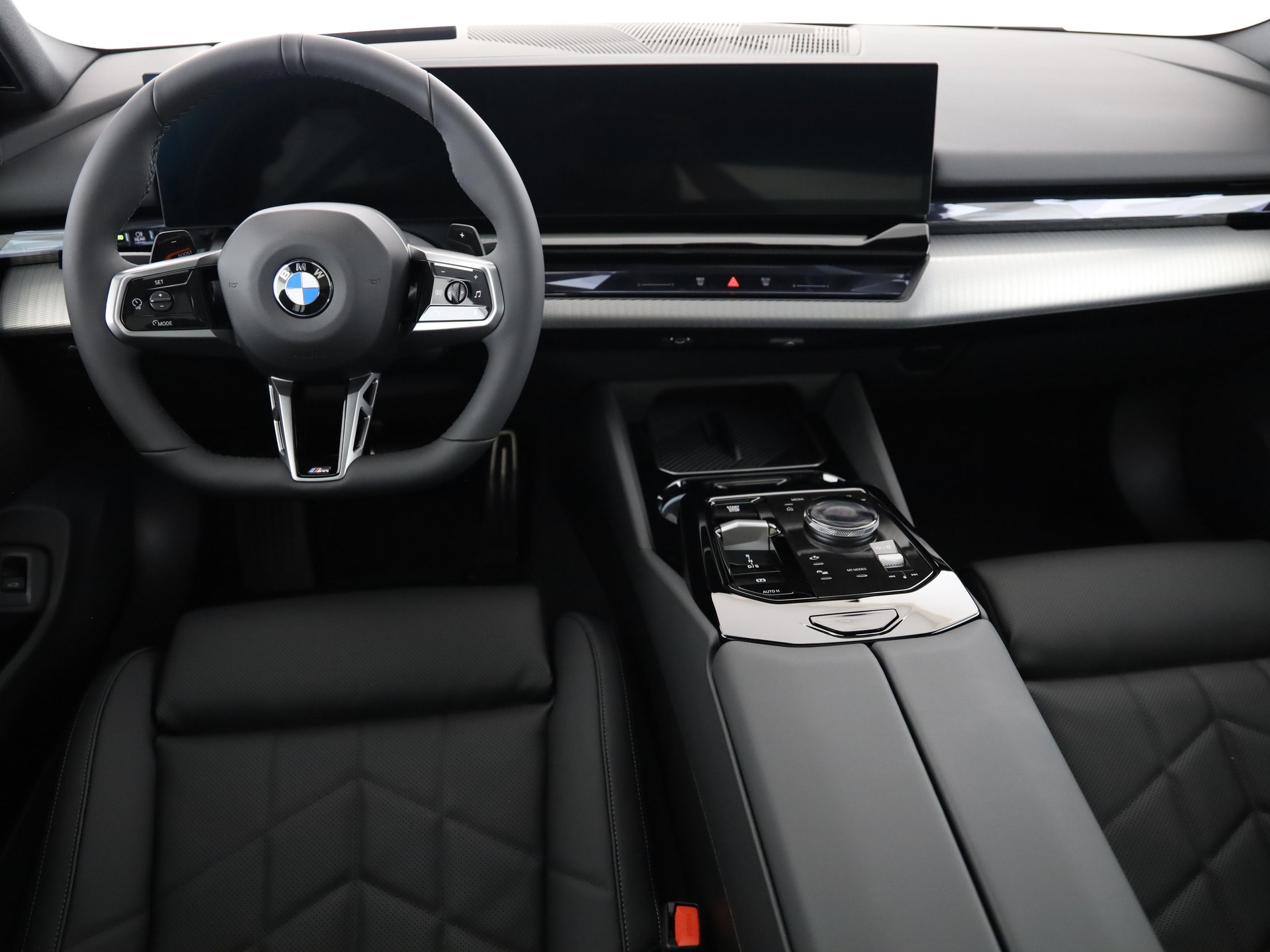 BMW 520d xDrive-image-18