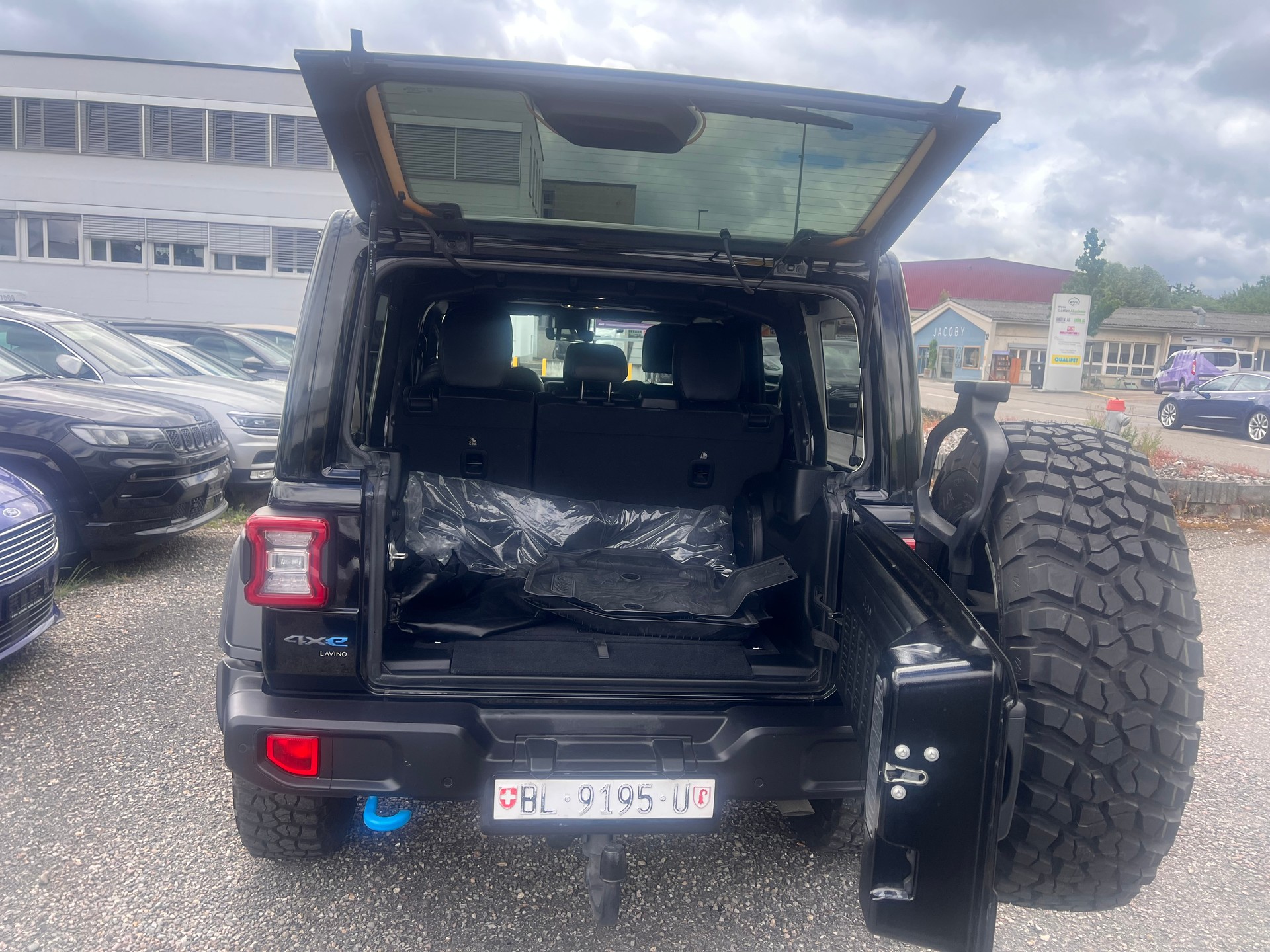 JEEP Wrangler 2.0 PHEV Unlimited Rubicon Automatic Soft Top-image-6