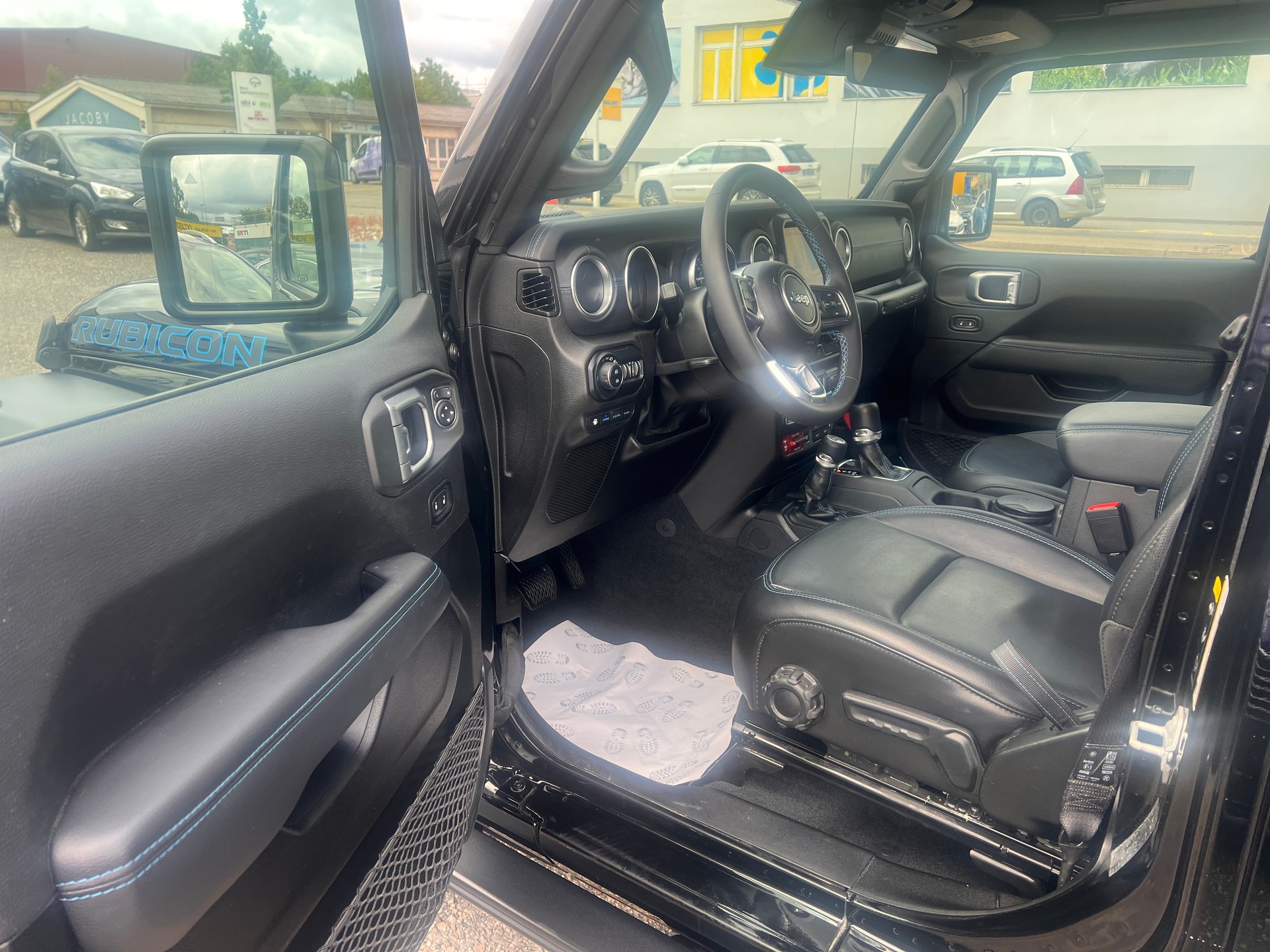 JEEP Wrangler 2.0 PHEV Unlimited Rubicon Automatic Soft Top-image-10