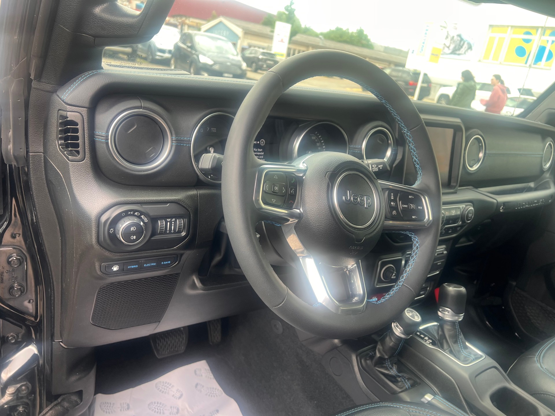 JEEP Wrangler 2.0 PHEV Unlimited Rubicon Automatic Soft Top-image-15