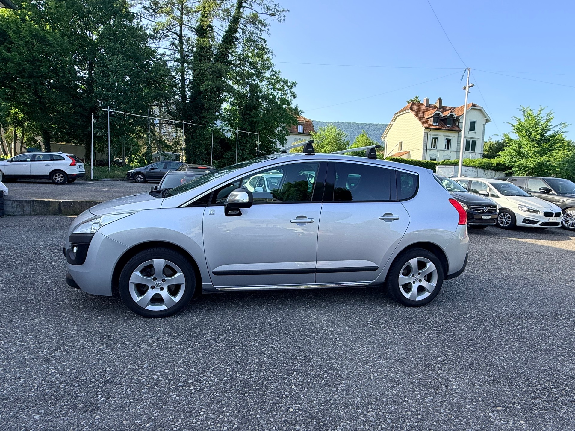 PEUGEOT 3008 1.6 16V T Swiss Edition-image-6
