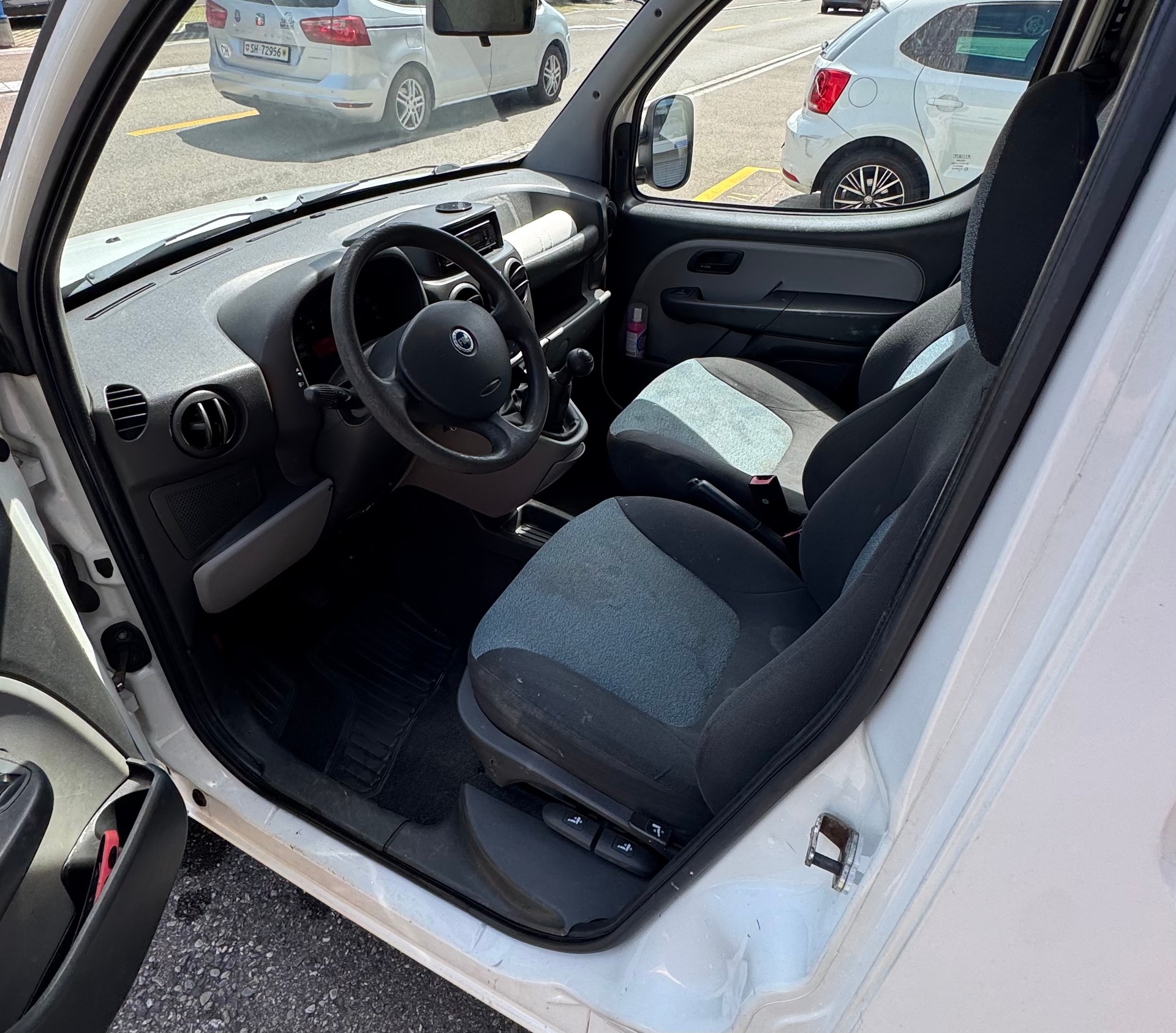 FIAT Doblò 1.9 JTD CargoMaxi Swiss-image-11