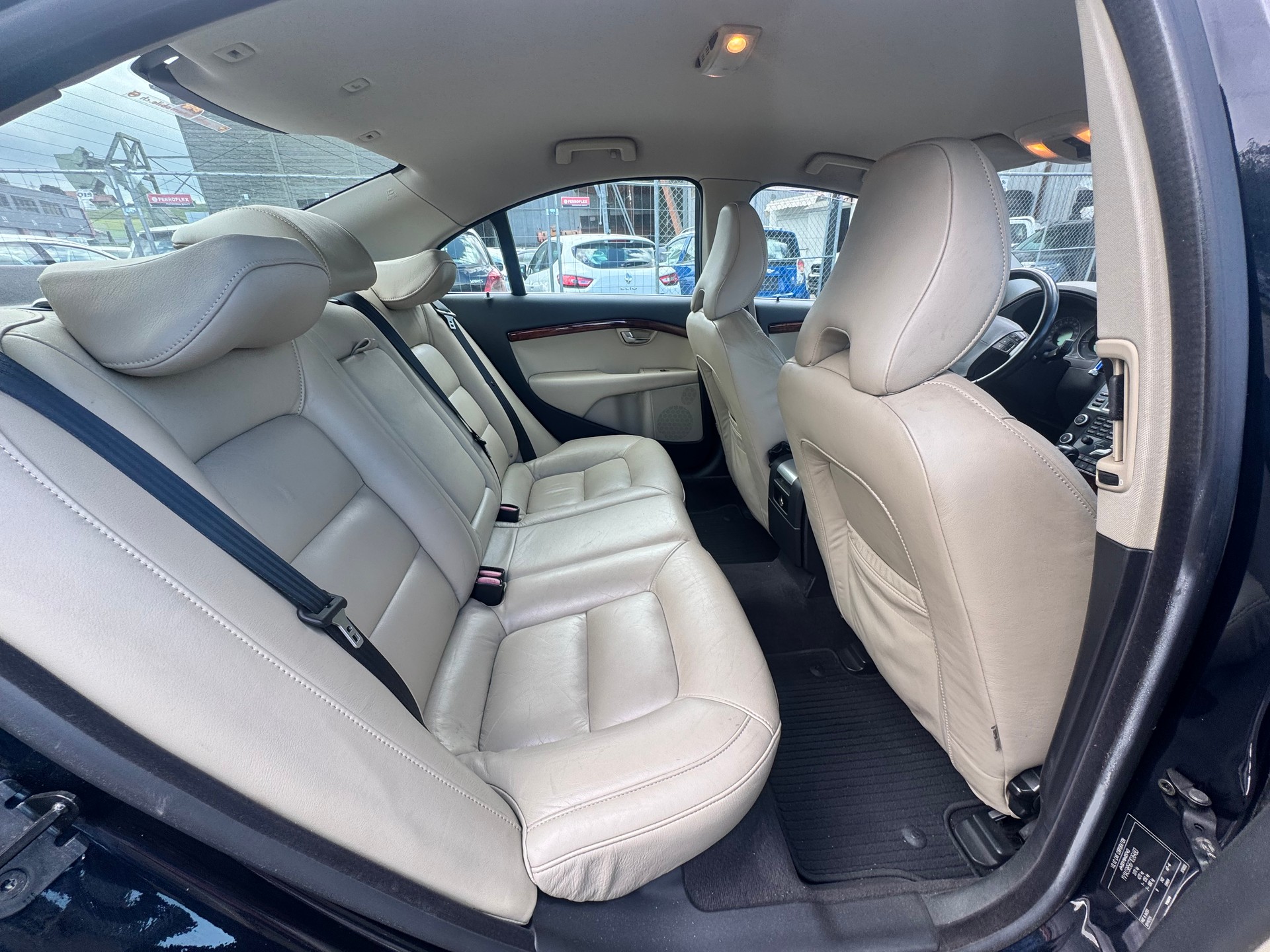 VOLVO S80 3.2 AWD Momentum Geartronic-image-12