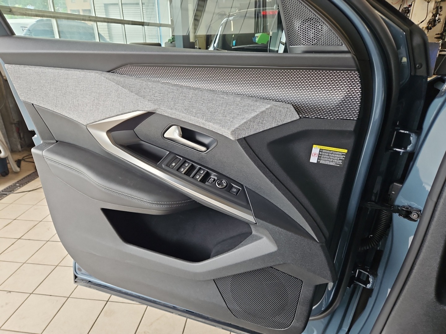 PEUGEOT 3008 145 e-DCS GT-image-14