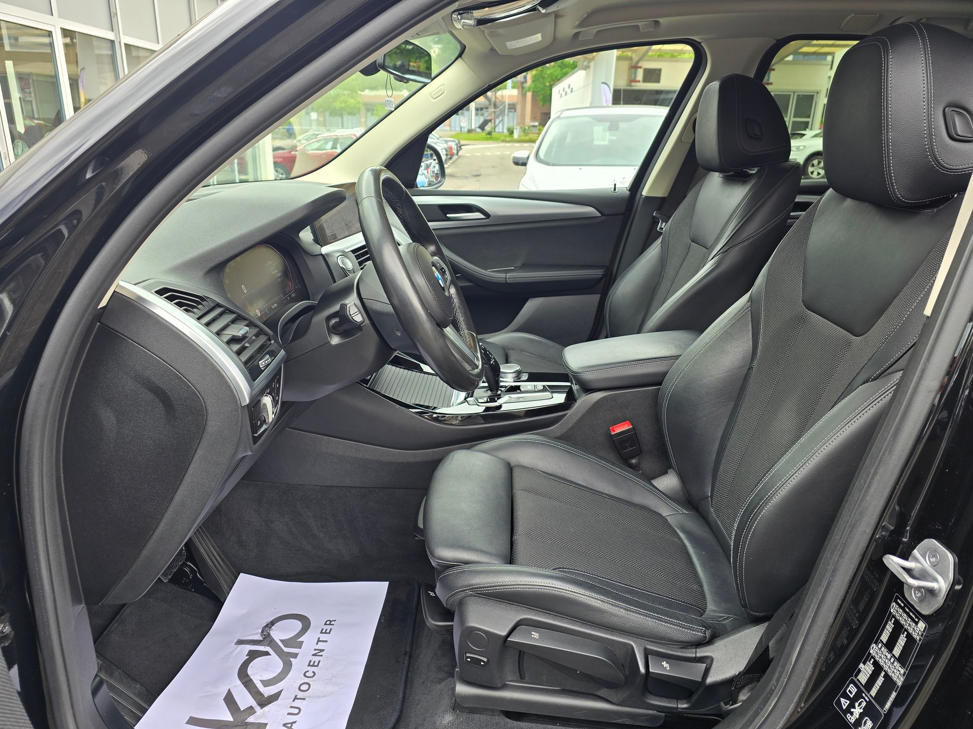 BMW X3 xDrive 20i Individual M Sport Steptronic-image-12