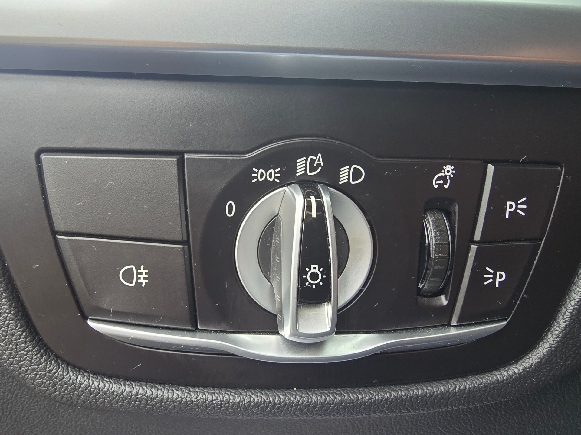 BMW X3 xDrive 20i Individual M Sport Steptronic-image-21