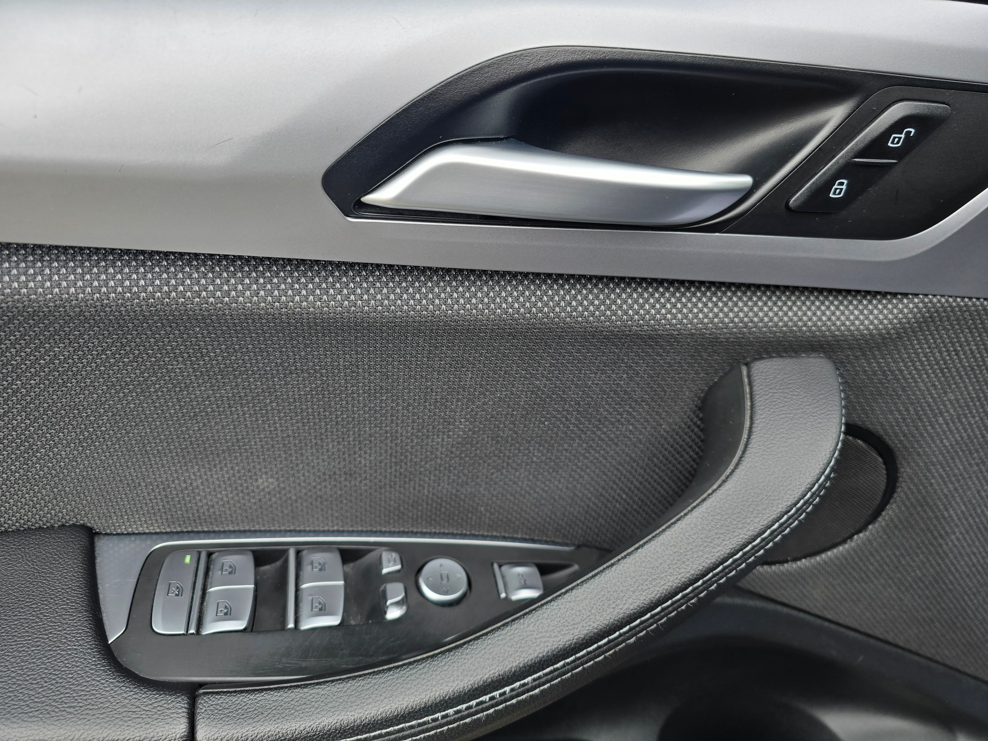 BMW X3 xDrive 20i Individual M Sport Steptronic-image-19