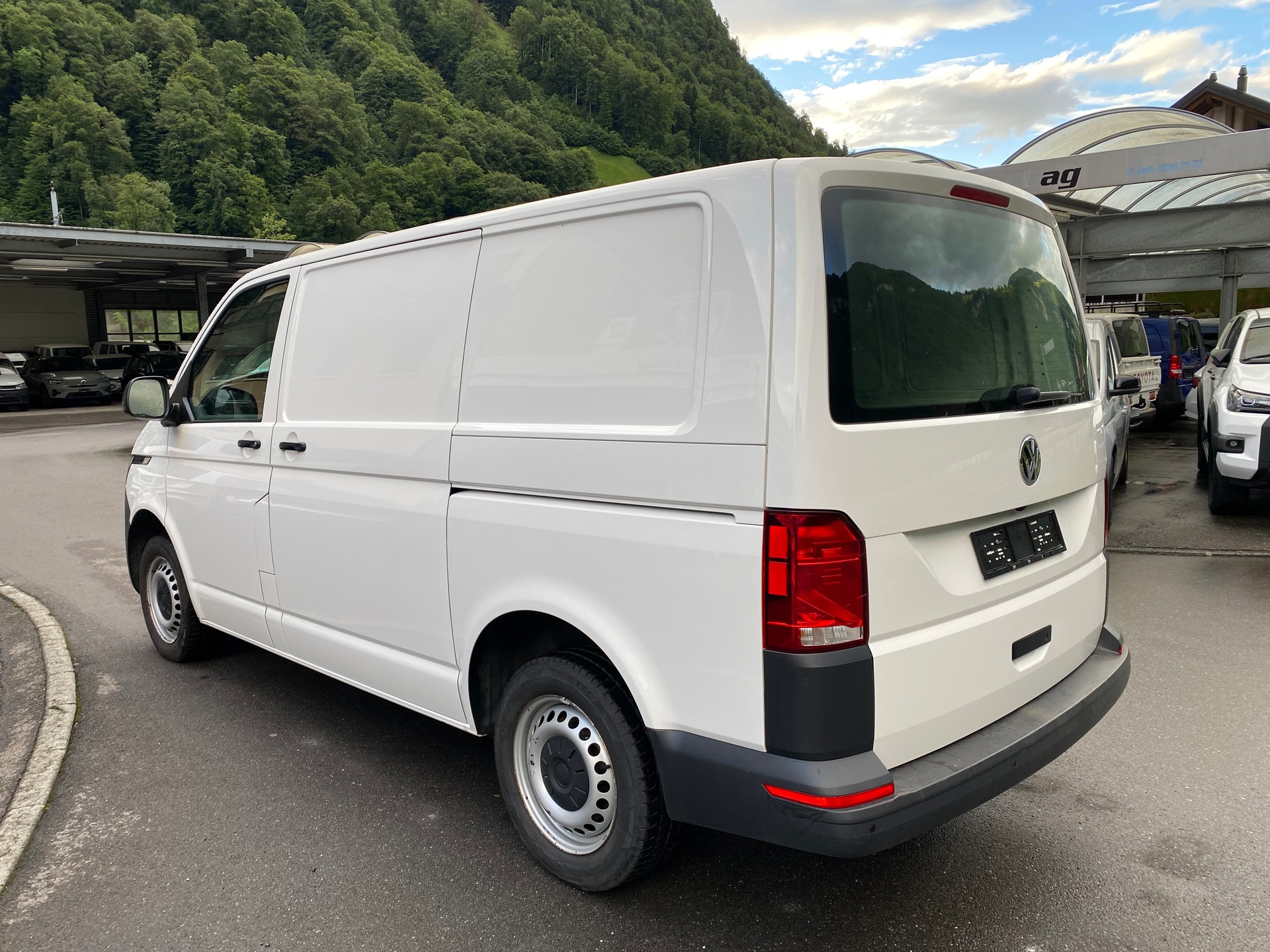 VW T6.1 2.0 TDI 4Motion DSG-image-10