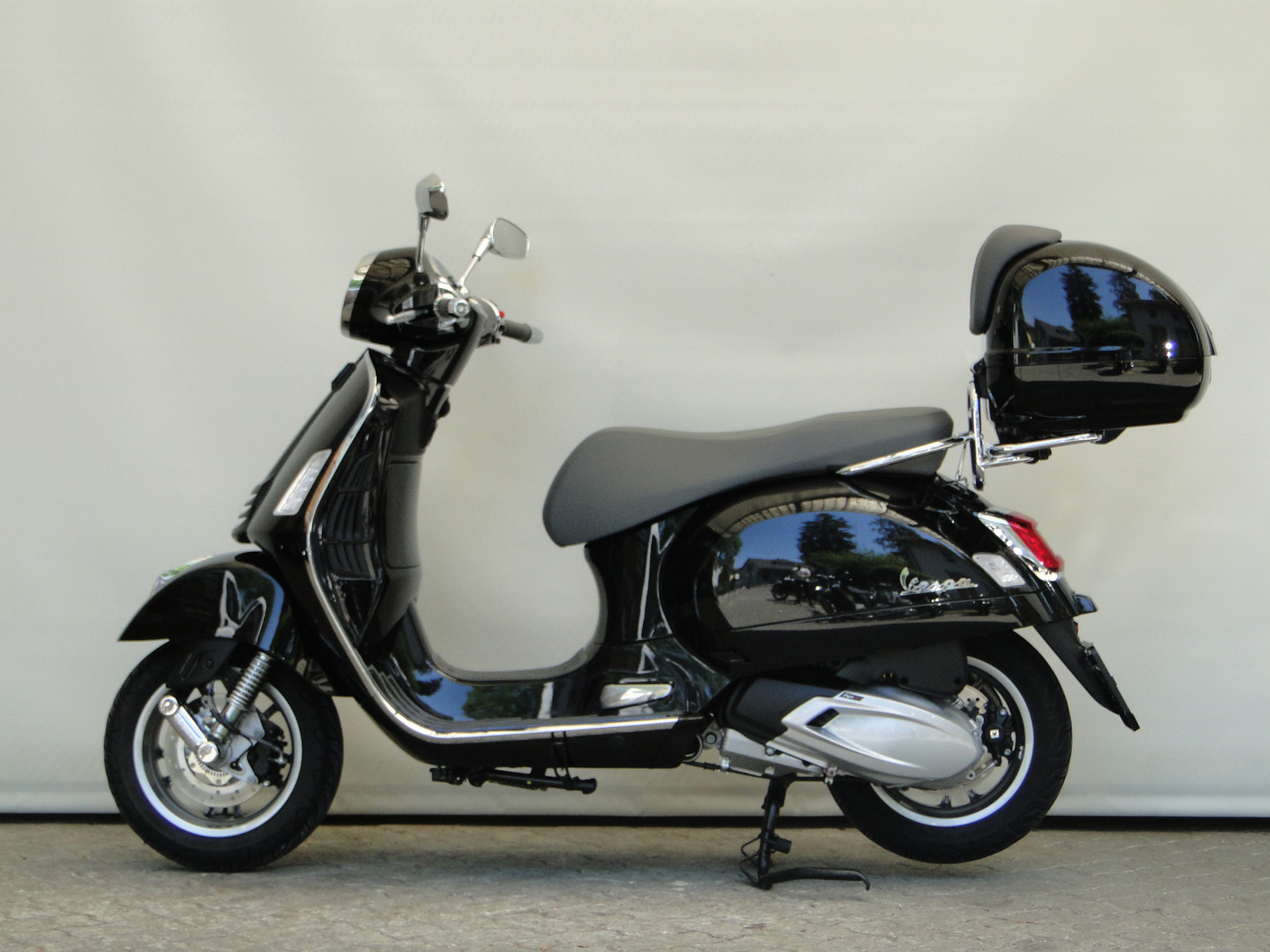 PIAGGIO Vespa GTS 310 mit Topcase, ab Service & neue Reifen-image-0
