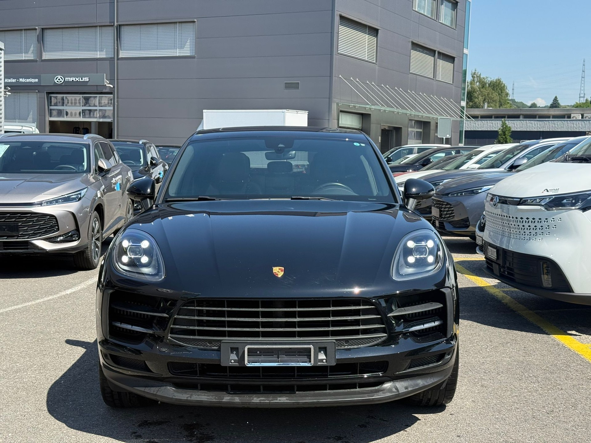 PORSCHE Macan S PDK-showroom-element-1