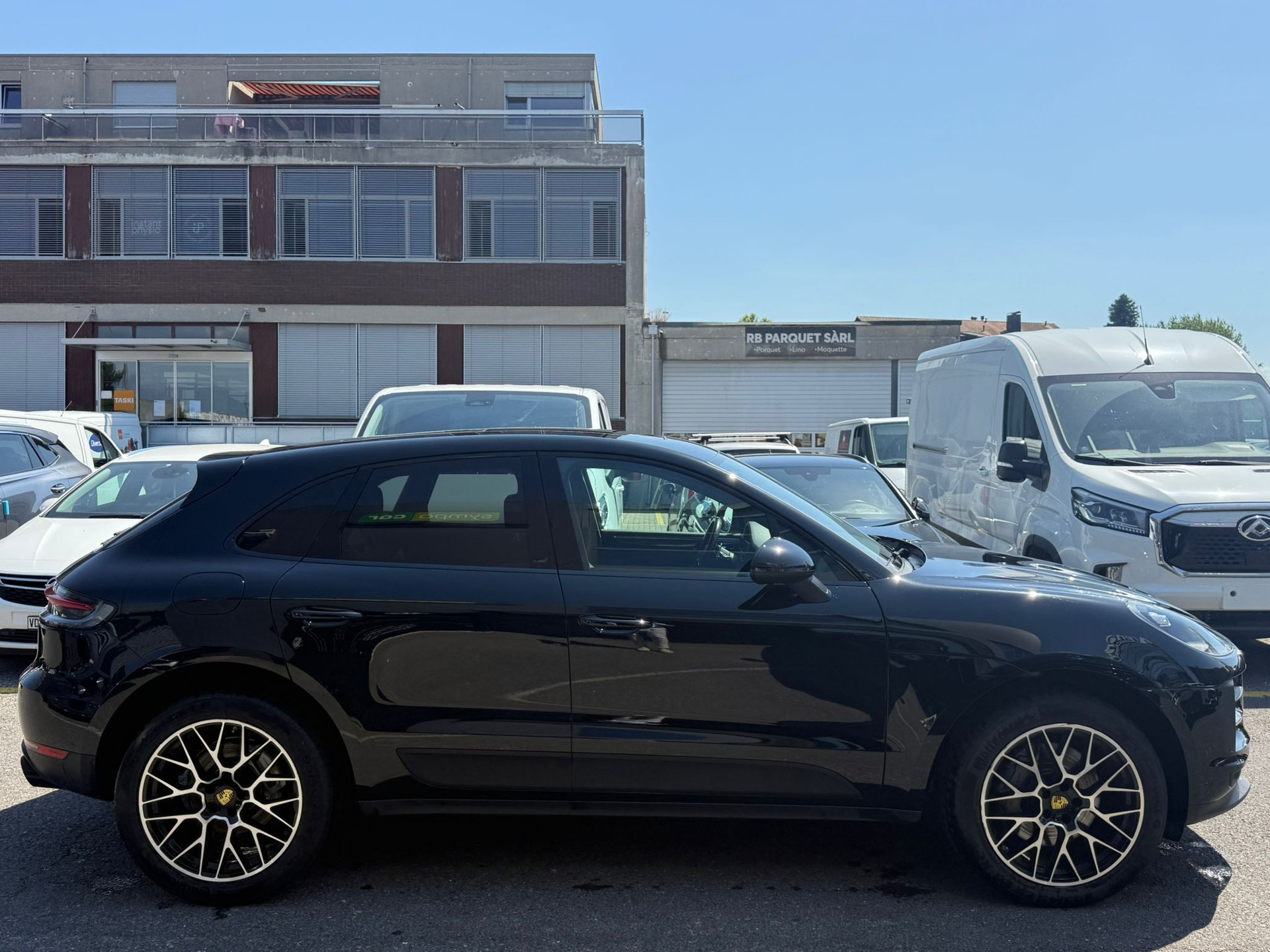 PORSCHE Macan S PDK-showroom-element-3