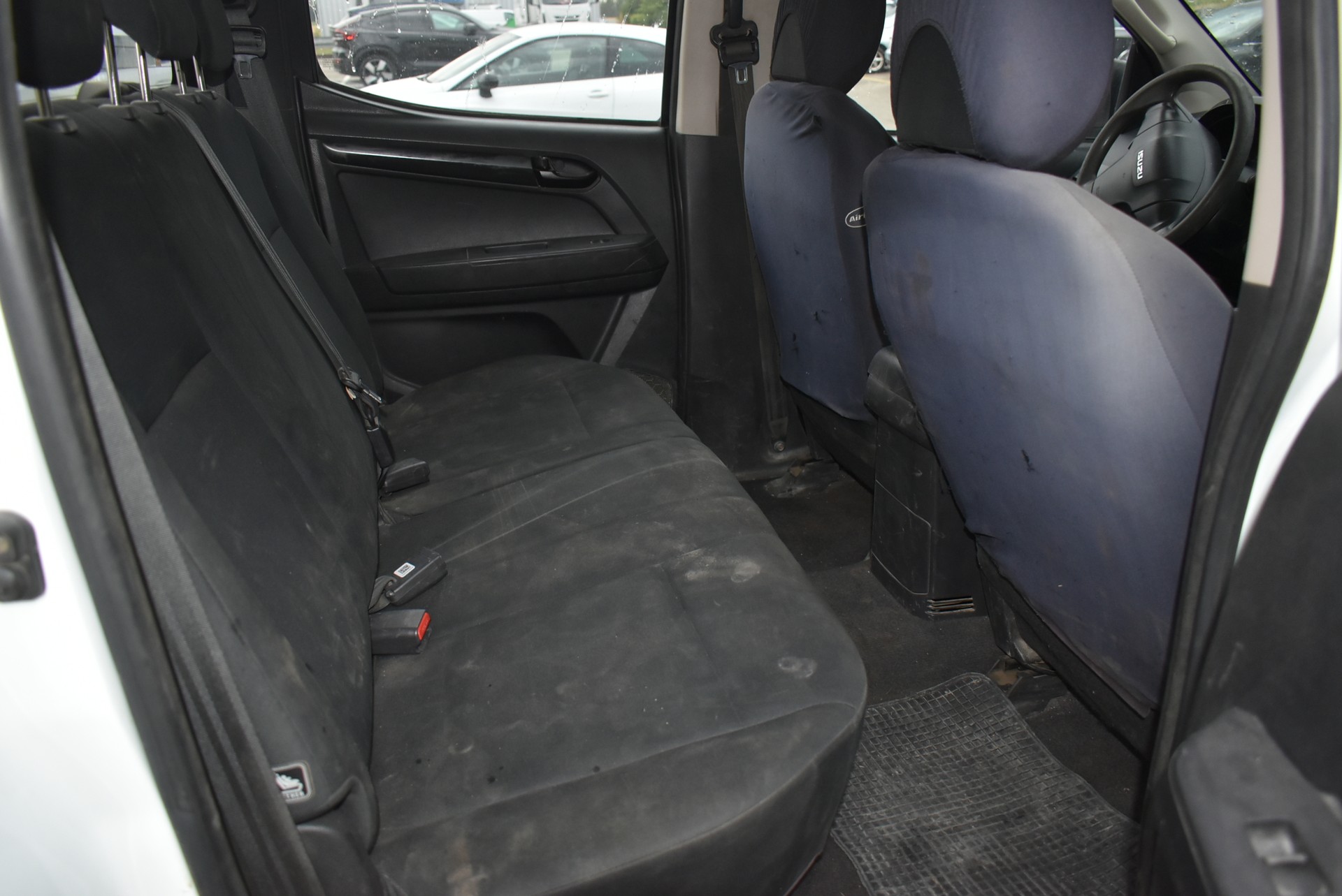 ISUZU D-MAX 2.5 Crew Cab Satellite 4x4-image-5