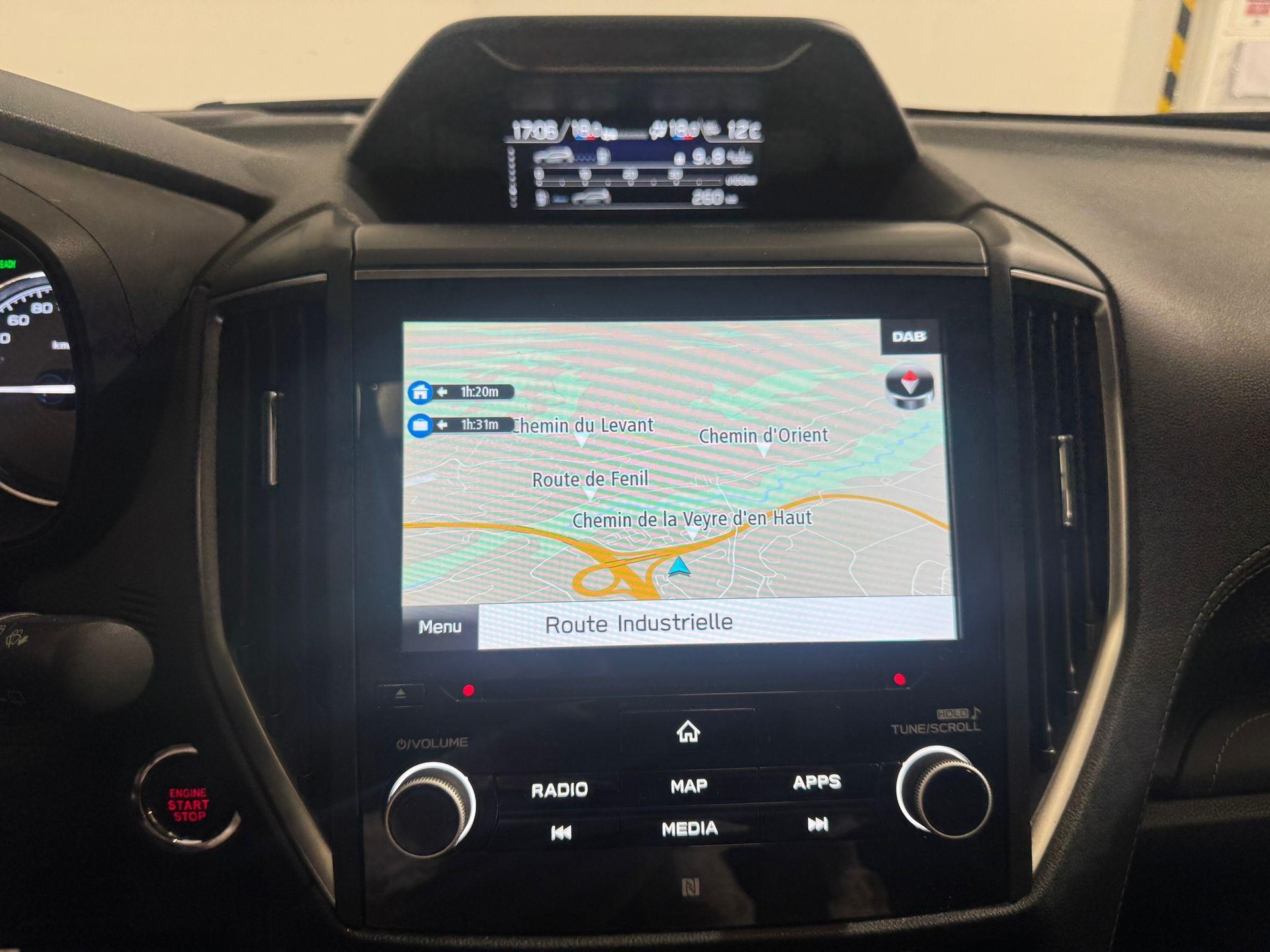 SUBARU Forester Station 2.0i e-Boxer Black Edition-image-8