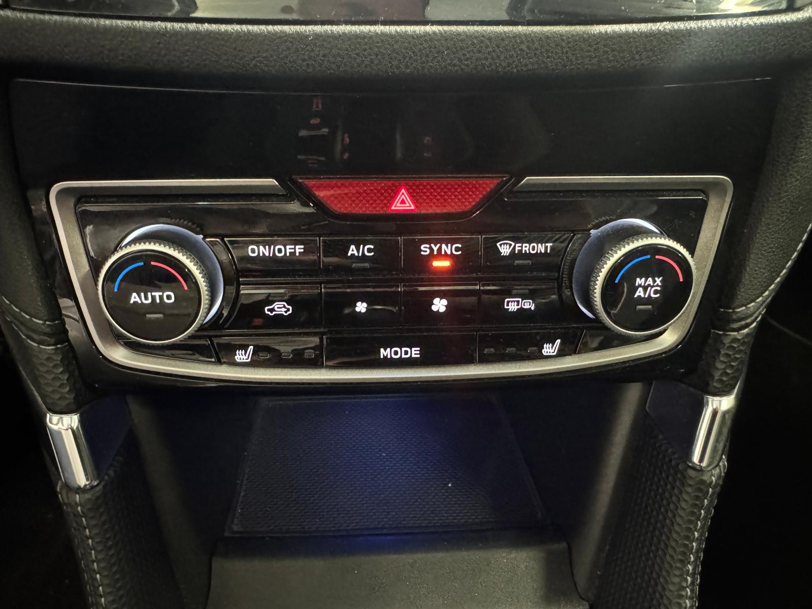 SUBARU Forester Station 2.0i e-Boxer Black Edition-image-11