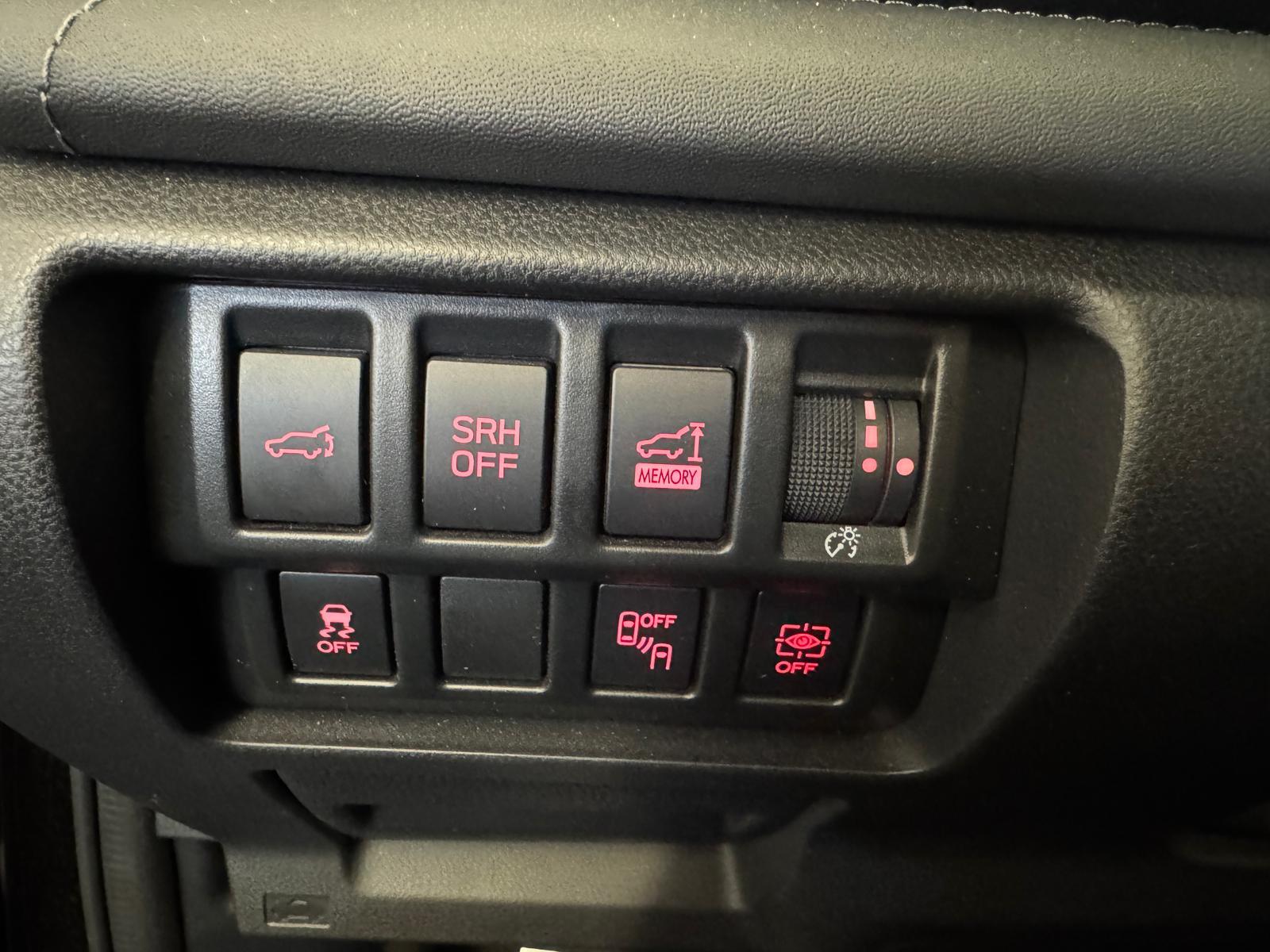SUBARU Forester Station 2.0i e-Boxer Black Edition-image-12