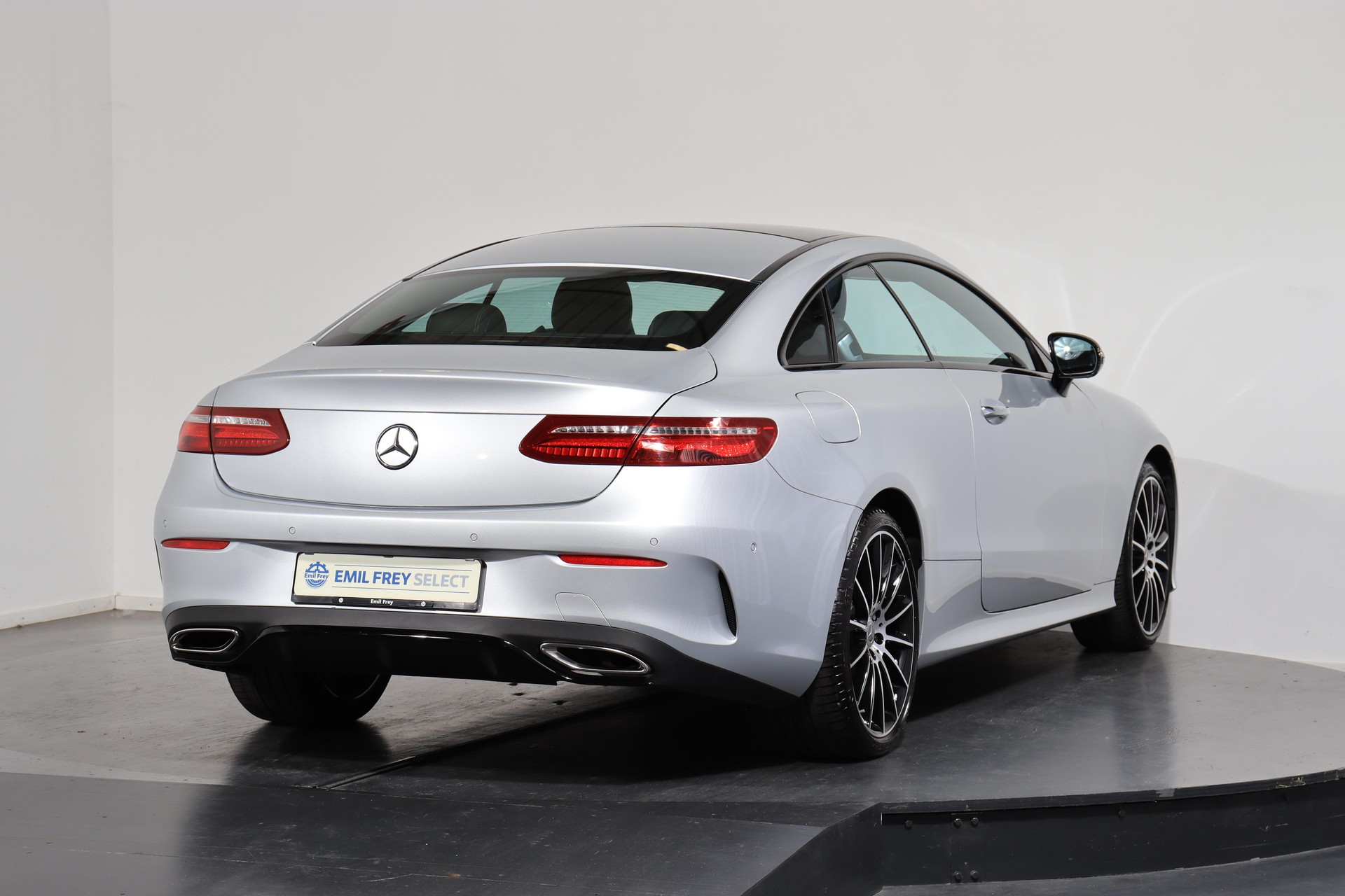 MERCEDES-BENZ E 300 Avantgarde Coupé-showroom-element-2