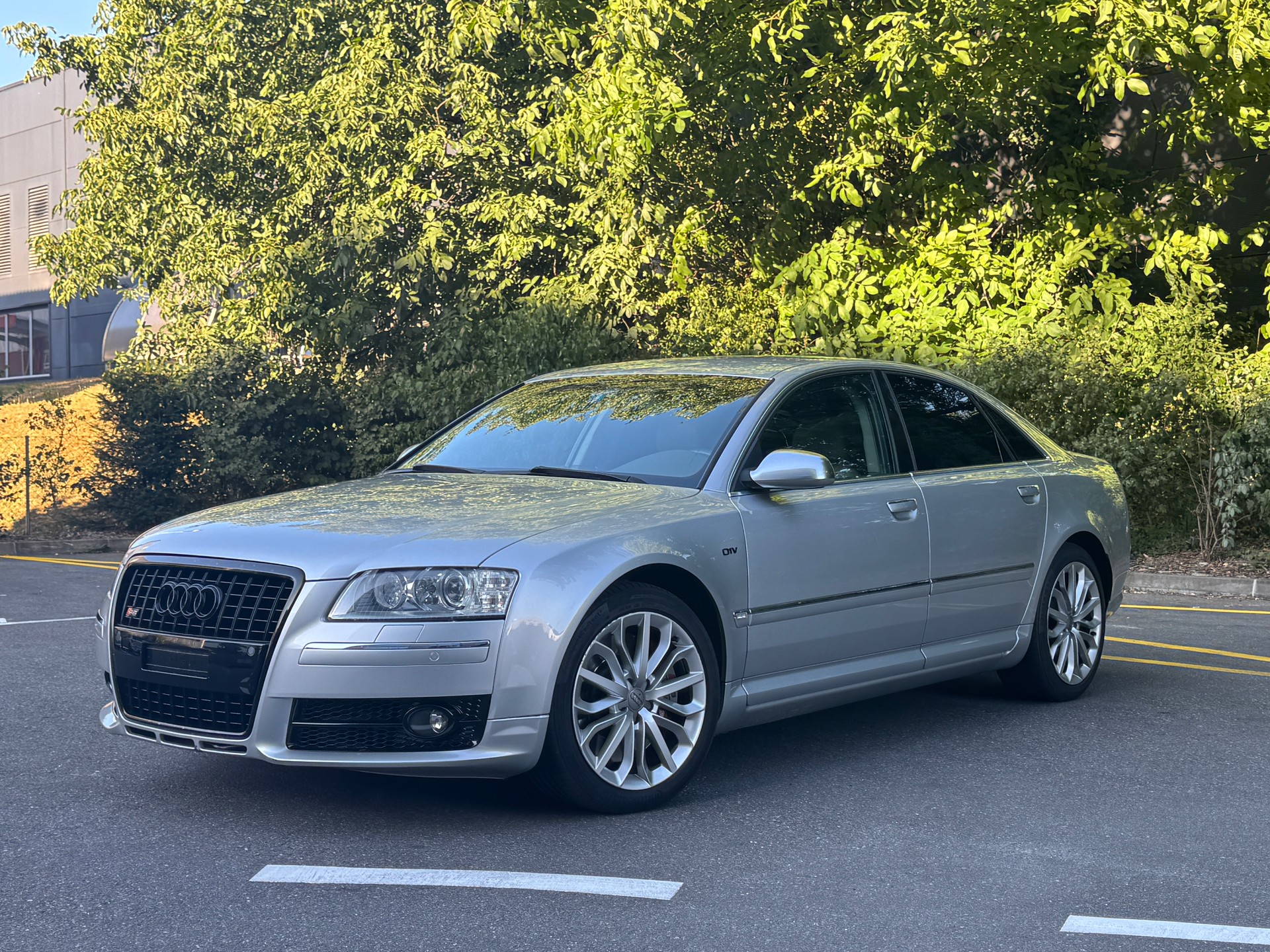 AUDI S8 5.2 V10 quattro tiptronic-image-1