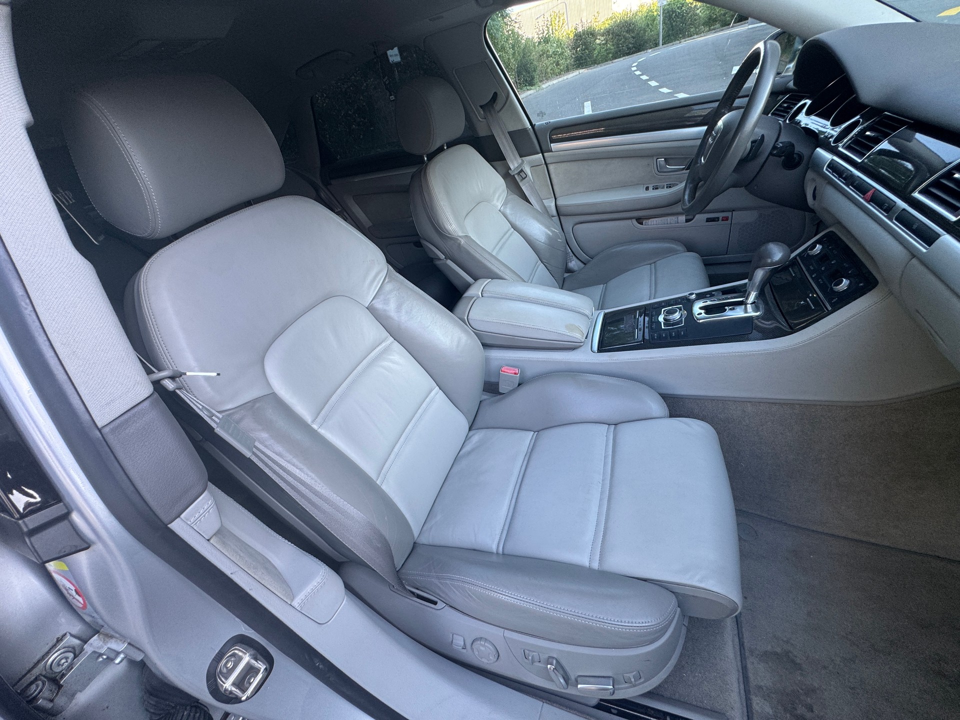 AUDI S8 5.2 V10 quattro tiptronic-image-7