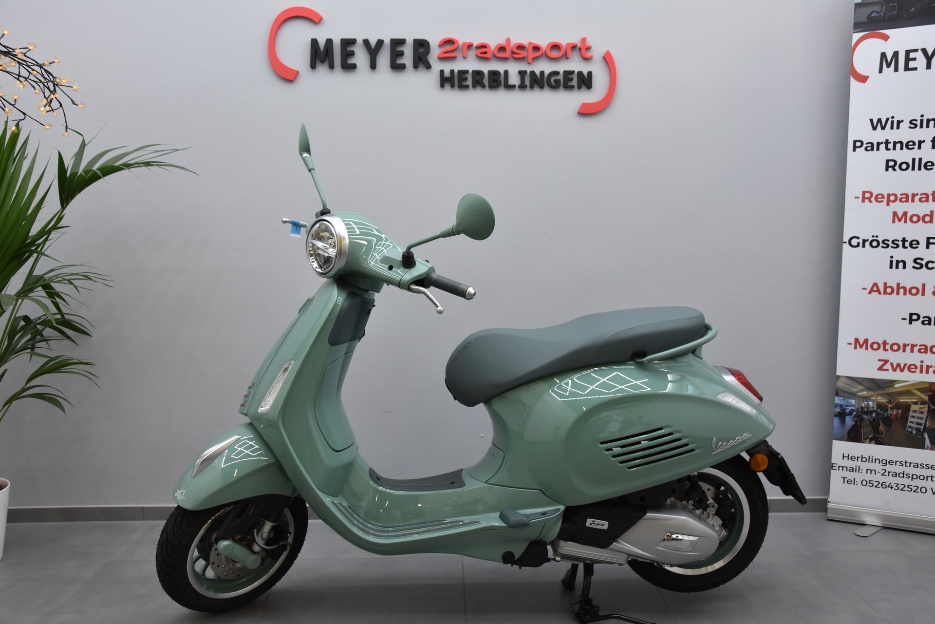 PIAGGIO 125 80th years-image-2
