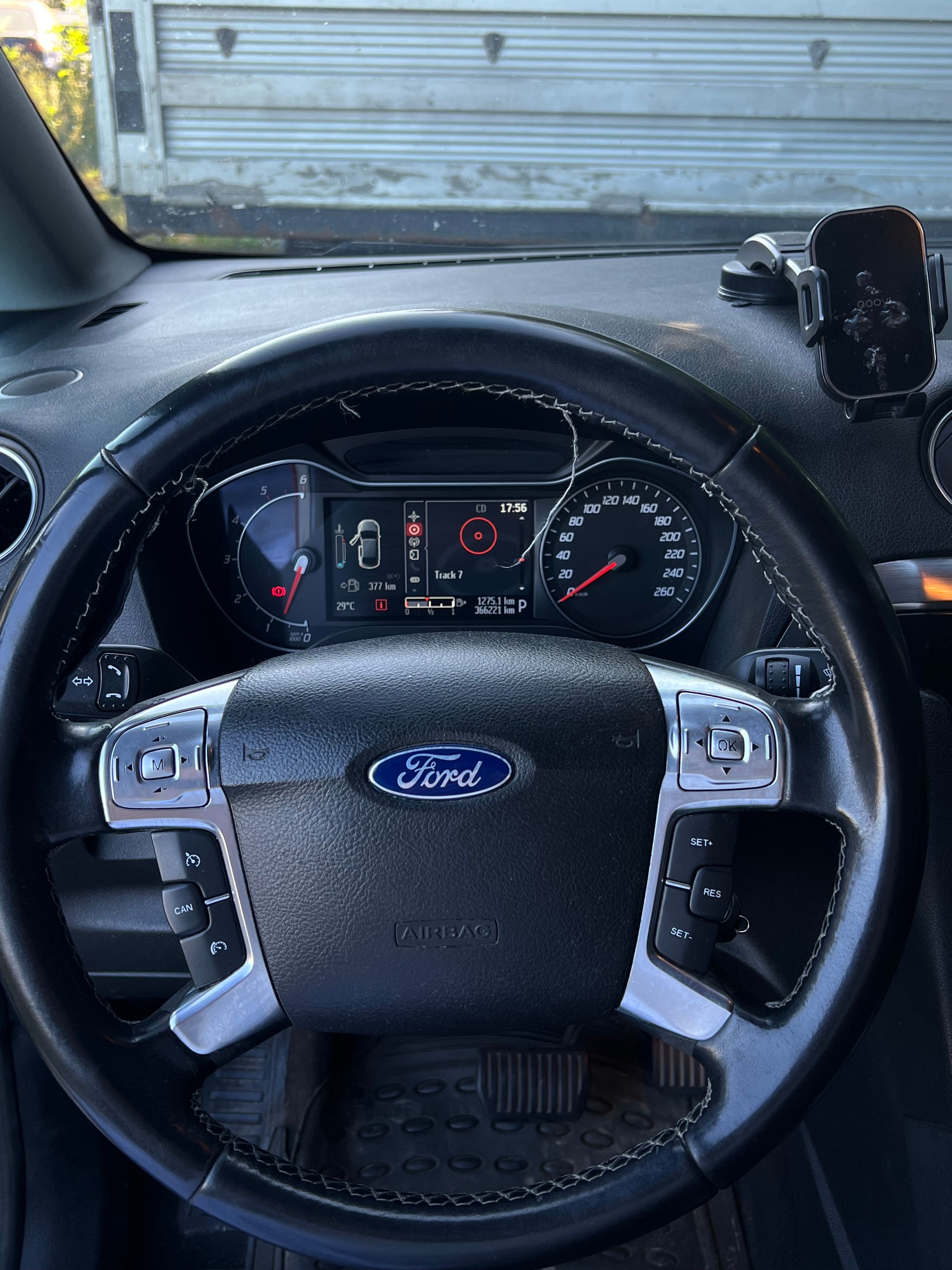 FORD Galaxy 2.0 TDCi Titanium PowerShift-image-8