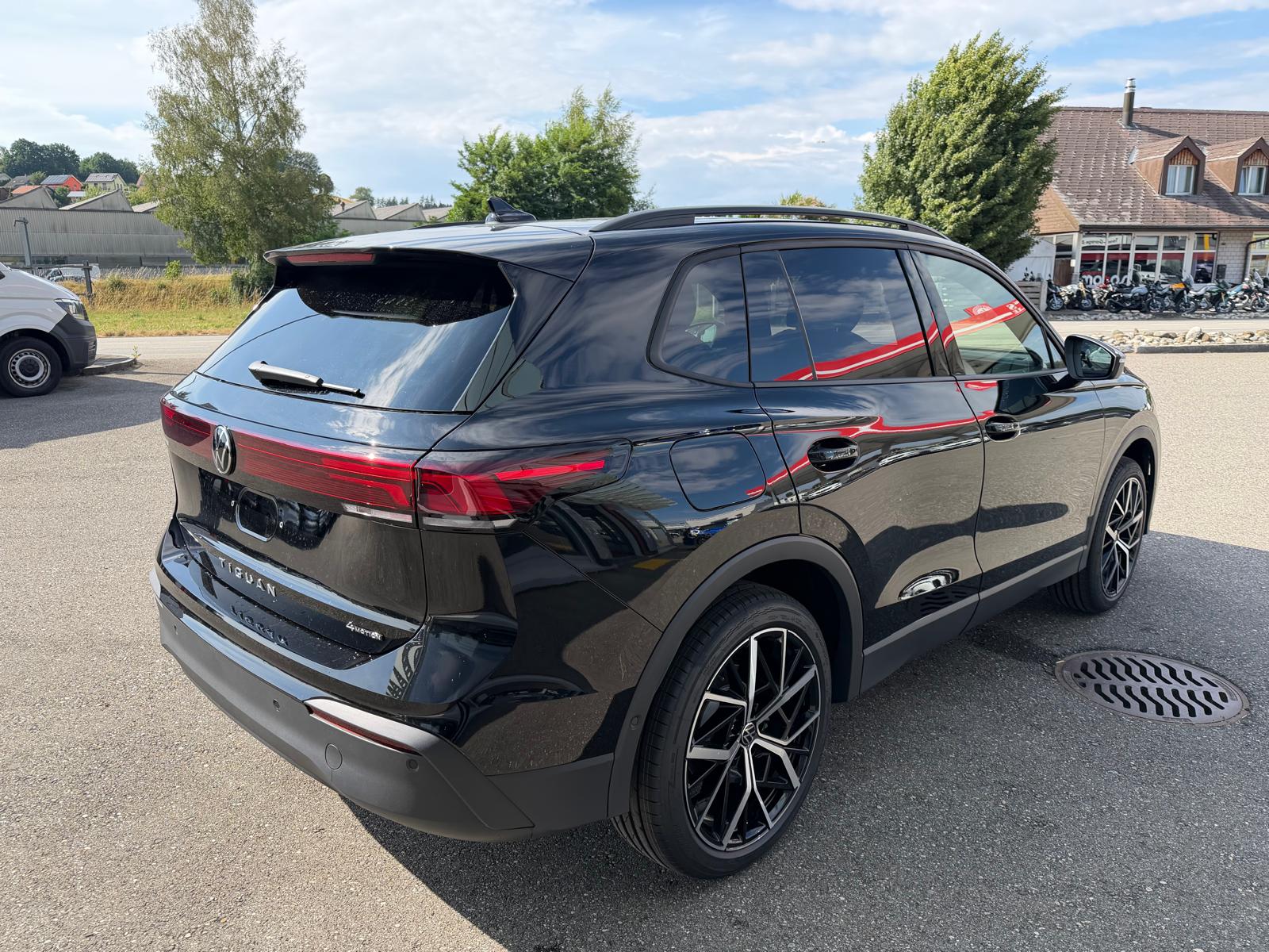 VW Tiguan 2.0 TSI DSG United 4Motion-image-4