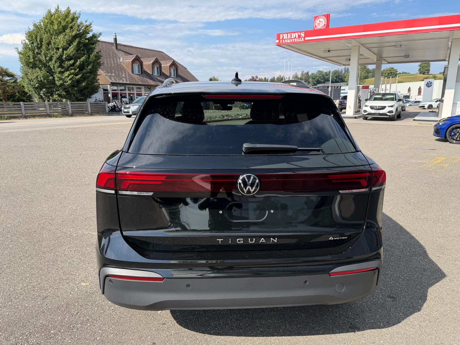 VW Tiguan 2.0 TSI DSG United 4Motion-showroom-element-3