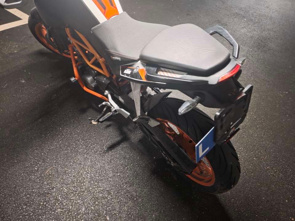 KTM 390 Duke ABS-image-2