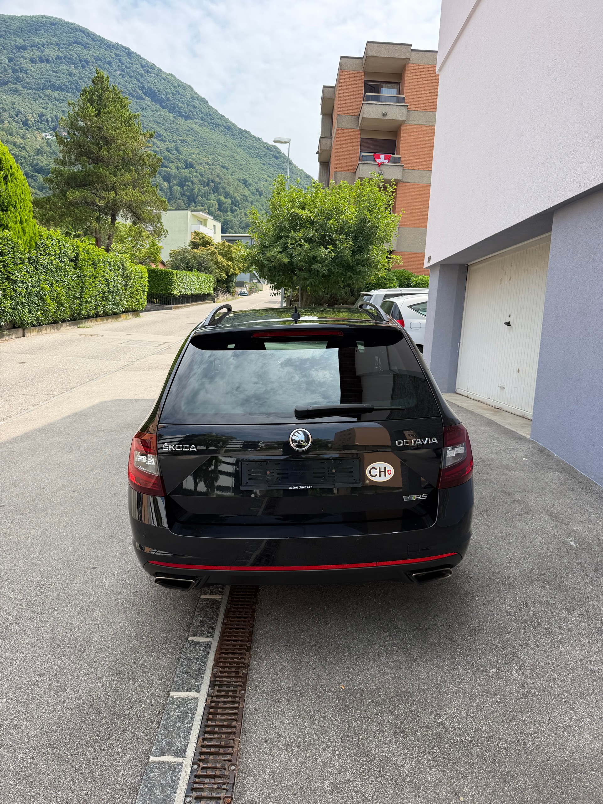 SKODA Octavia Combi 2.0 TSI RS DSG-image-4