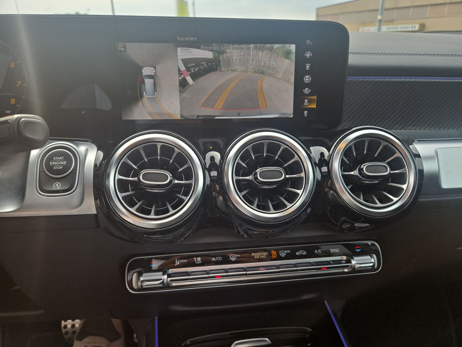 MERCEDES-BENZ GLB 250 4Matic AMG Line 8G-Tronic-image-15