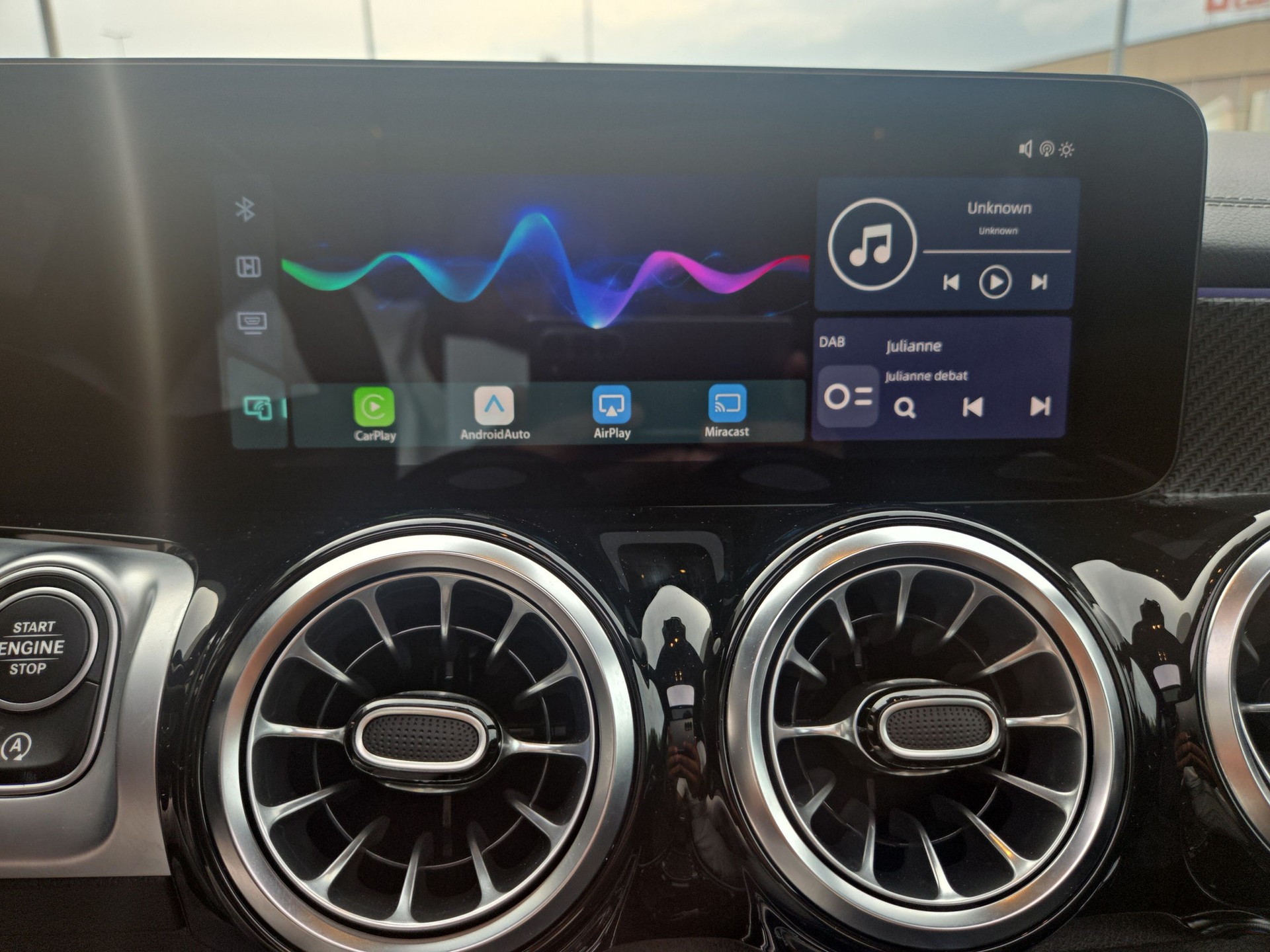 MERCEDES-BENZ GLB 250 4Matic AMG Line 8G-Tronic-image-16