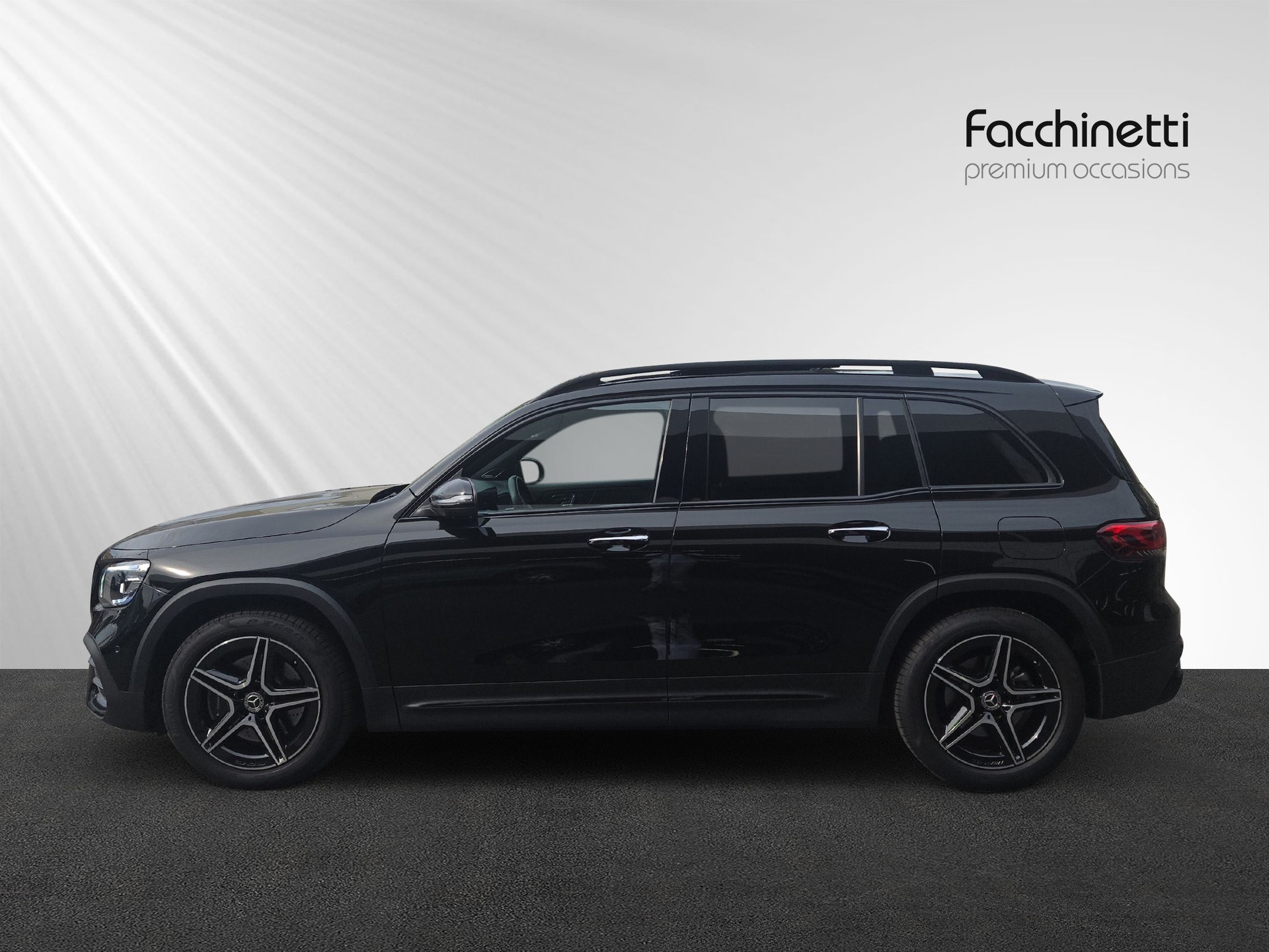 MERCEDES-BENZ GLB 250 4Matic AMG Line 8G-Tronic-showroom-element-1