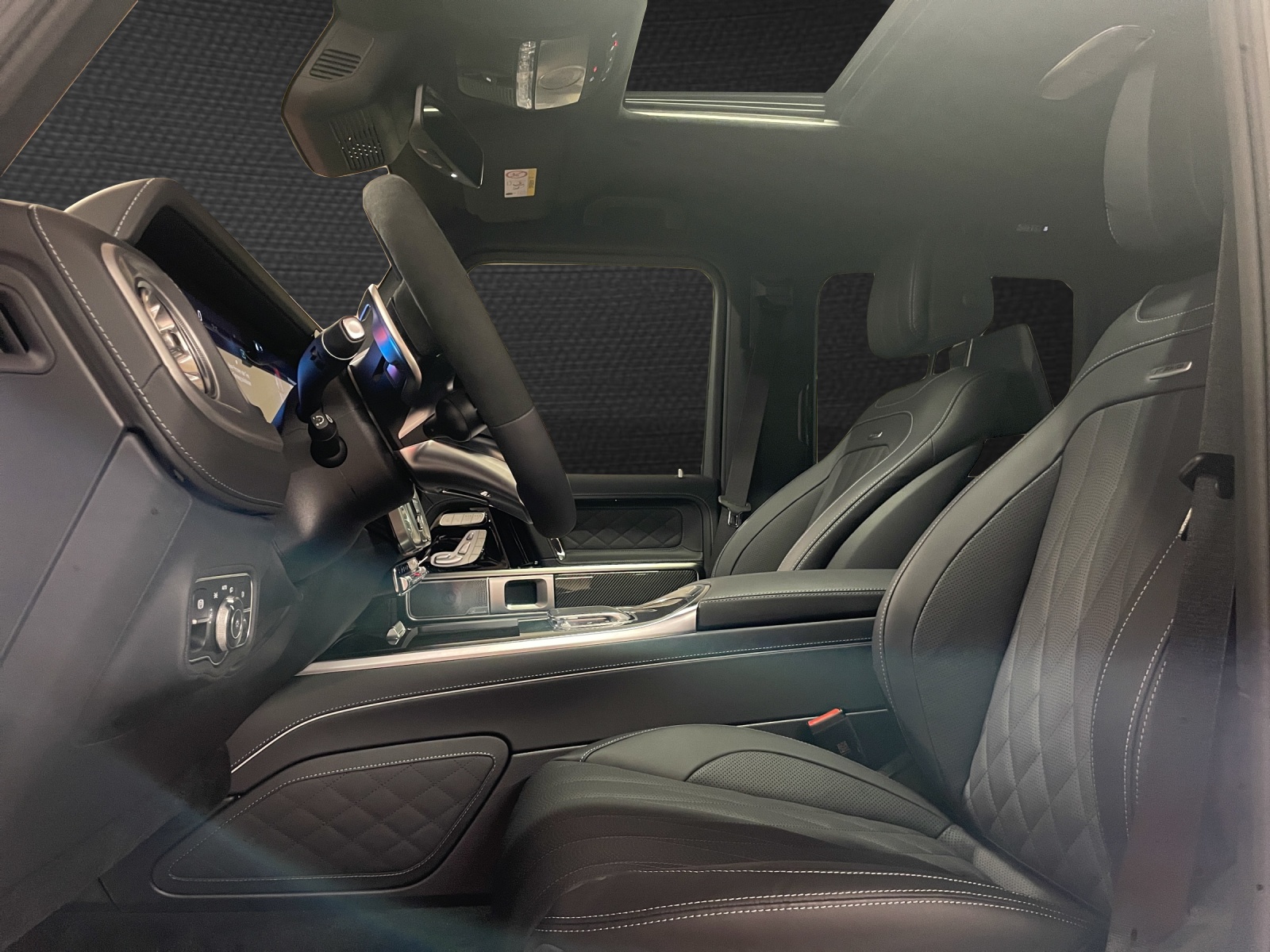 MERCEDES-BENZ G 63 AMG 9G-Tronic-image-12