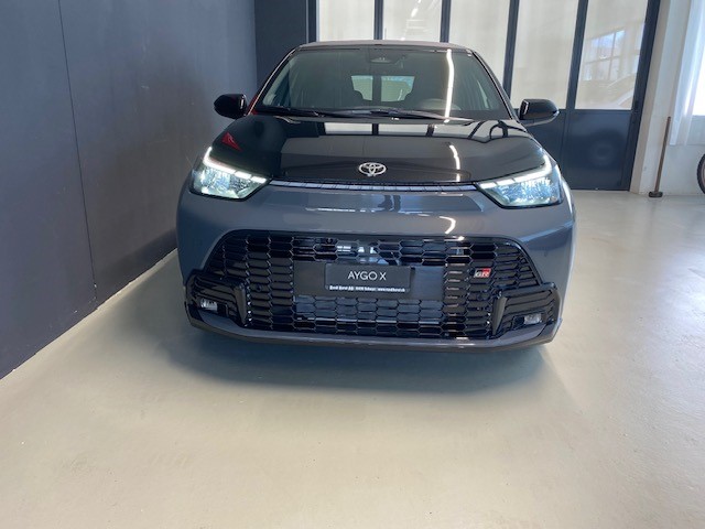 TOYOTA Aygo X 1.5 VVT-i HSD GR Sport-showroom-element-1