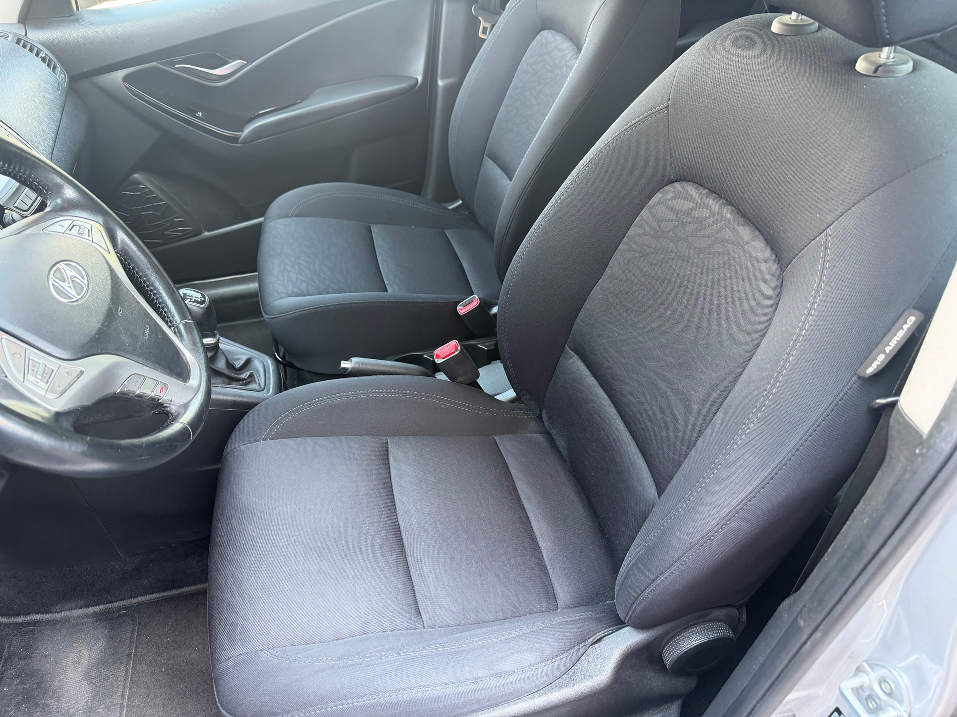 HYUNDAI iX20 1.6 Premium-image-10