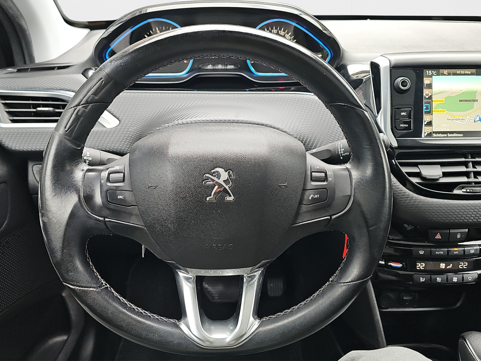 PEUGEOT 2008 1.2 PureTech Allure EAT6-image-8